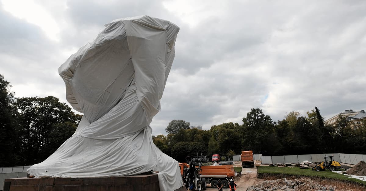 Pomnik Chopina i 120 tys. słuchaczy koncertów w Łazienkach. A jutro dzień otwarty dla fanów Konkursu