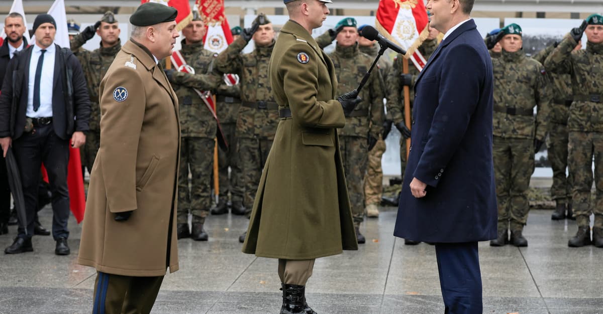 Prezydent Nawrocki nie podpisał awansów oficerskich w ABW