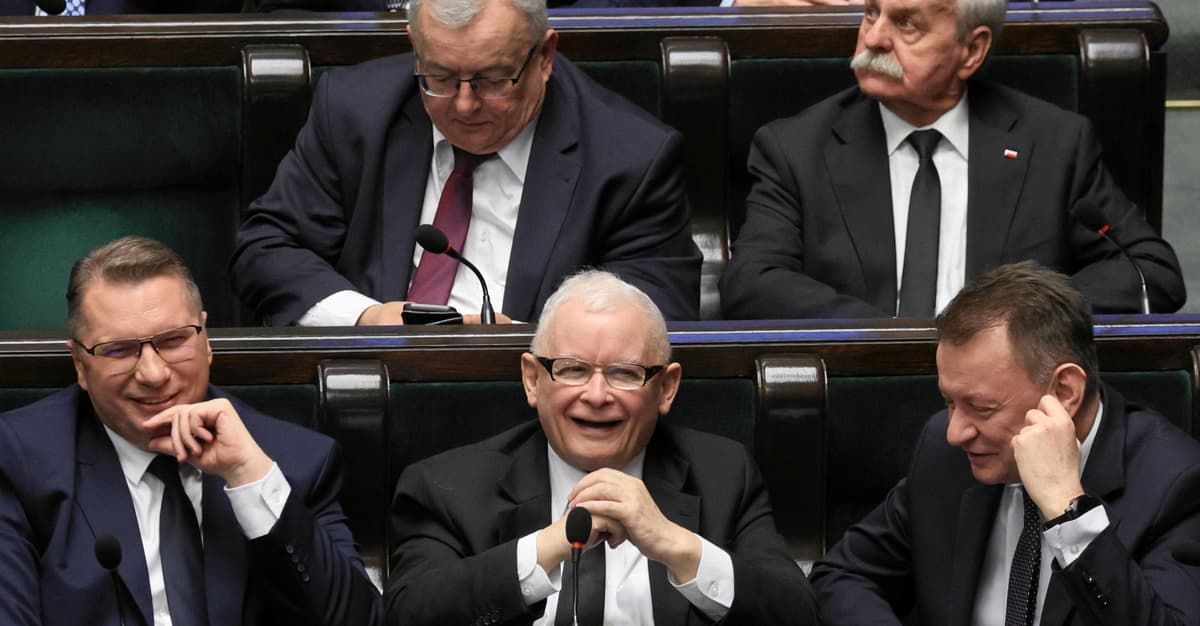Kaczyński i Nawrocki chcą nie Polexitu ale UExitu. Eurobarometr ostrzega, iż to się może spodobać