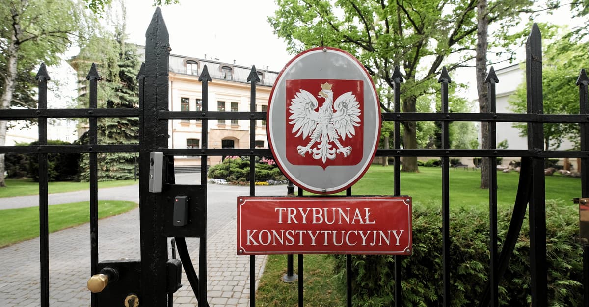 Koalicja rozważa alternatywne ślubowanie czterech sędziów TK