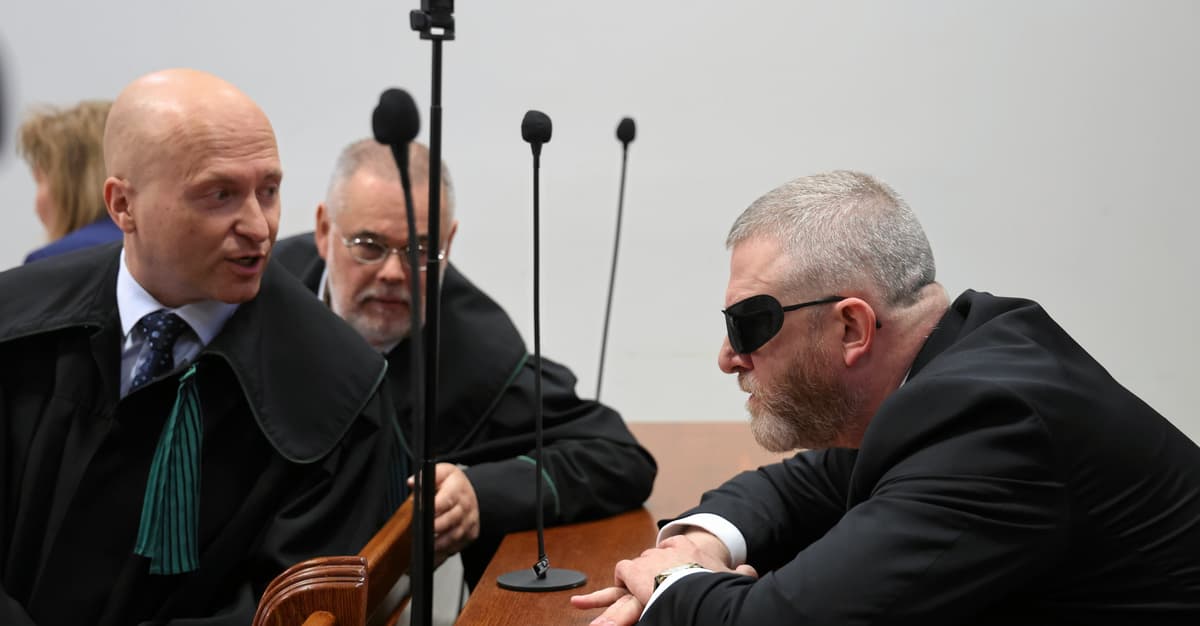 Brauna znów poniosło. Sędzia wyprosił go z sali