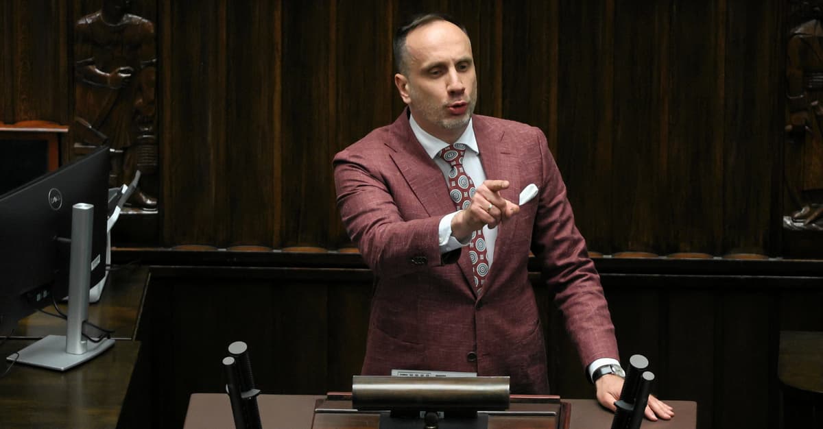 Poseł Kowalski tropi cudzoziemców zatrudnionych w ministerstwach. Co zrobi rząd?
