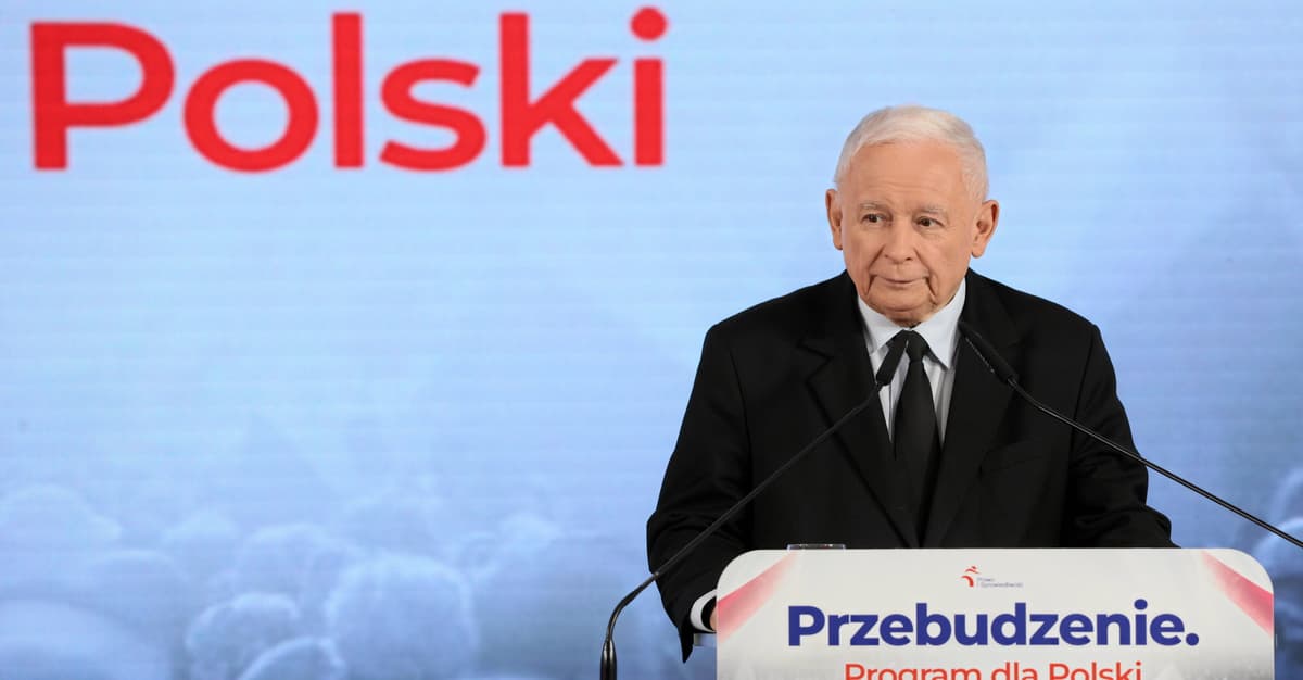 Kaczyński ogłasza „Przebudzenie”. A tam młodzi 50-letni