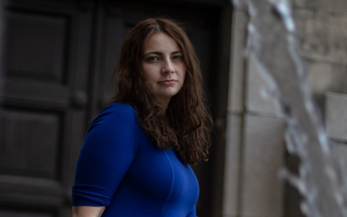 21.06.2019 Warszawa , plac Defilad . Pisarka Joanna Jedrusik  . 
Fot. Dawid Zuchowicz / Agencja Gazeta