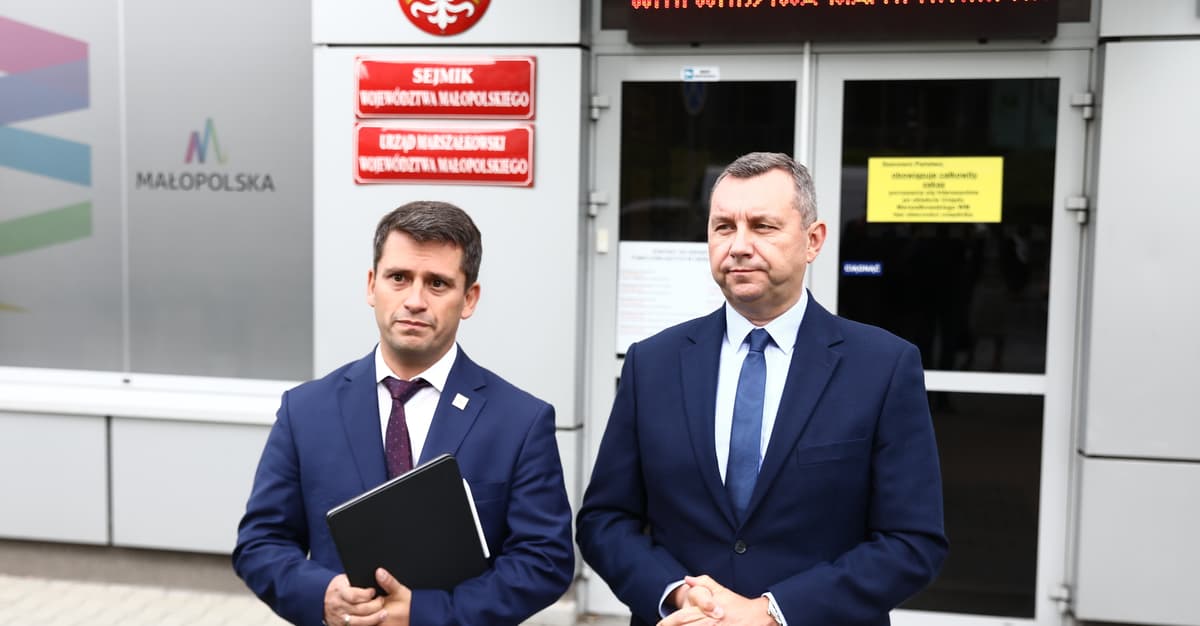 Obiecywali trzecią drogę, dziś stają naprzeciw siebie. Jak posłowie Hołowni chcą bić się o Kraków