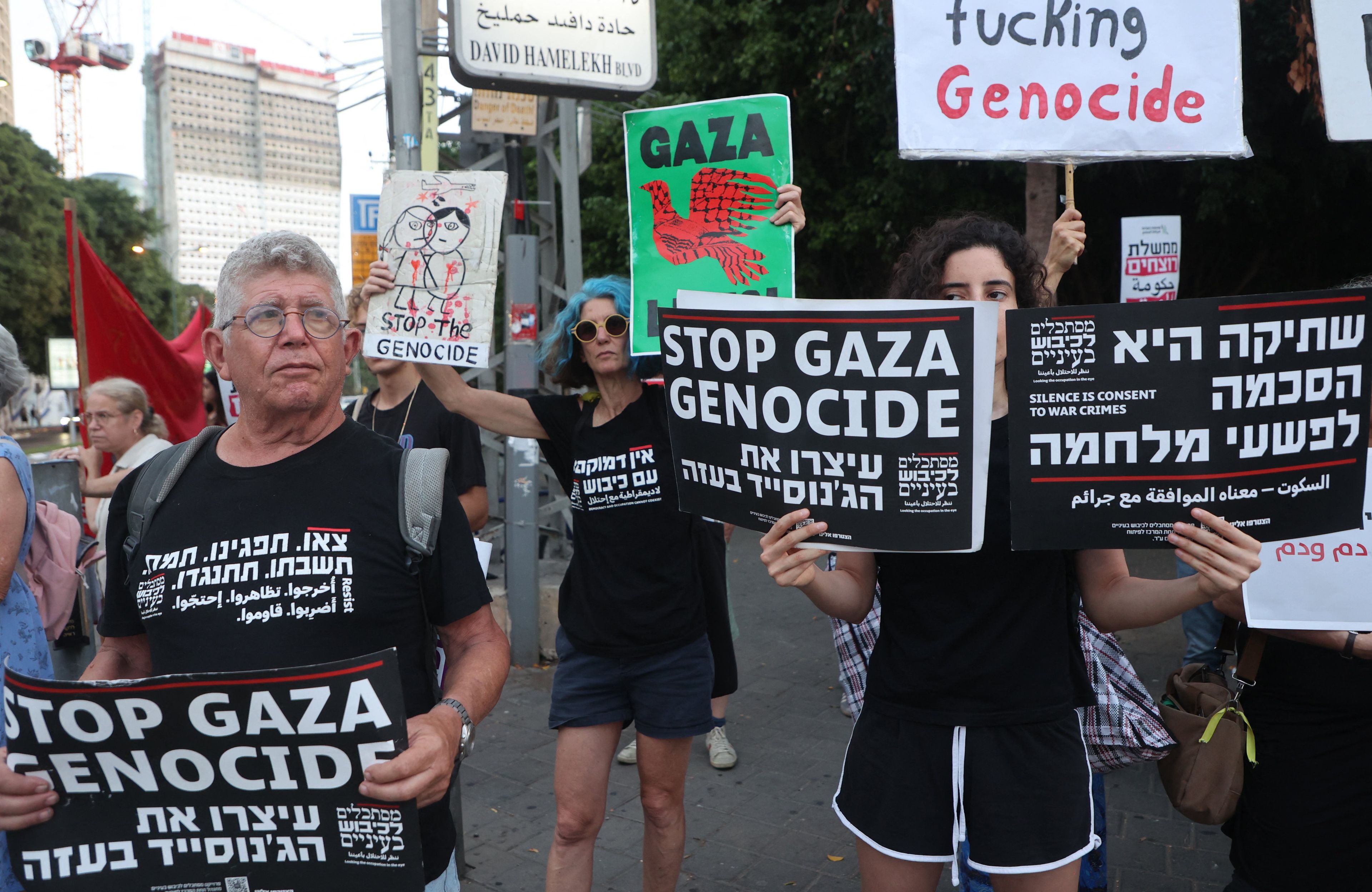 Demonstracja lewicowych izraelskich aktywistów w Tel Awiwie przeciw „ludobójstwu” w Gazie, 25.08.2025 r.