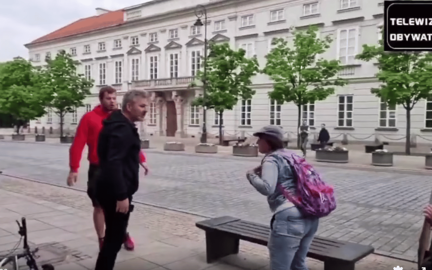 Grafika do artykułu Policjant brał udział w homofobicznym ataku. Koledzy go wypuścili, prokurator nie wszczął śledztwa.