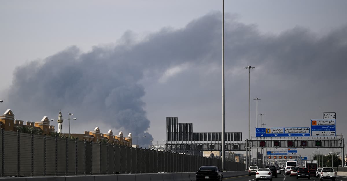 Atak dronów na największe lotniska. Ruch wstrzymany