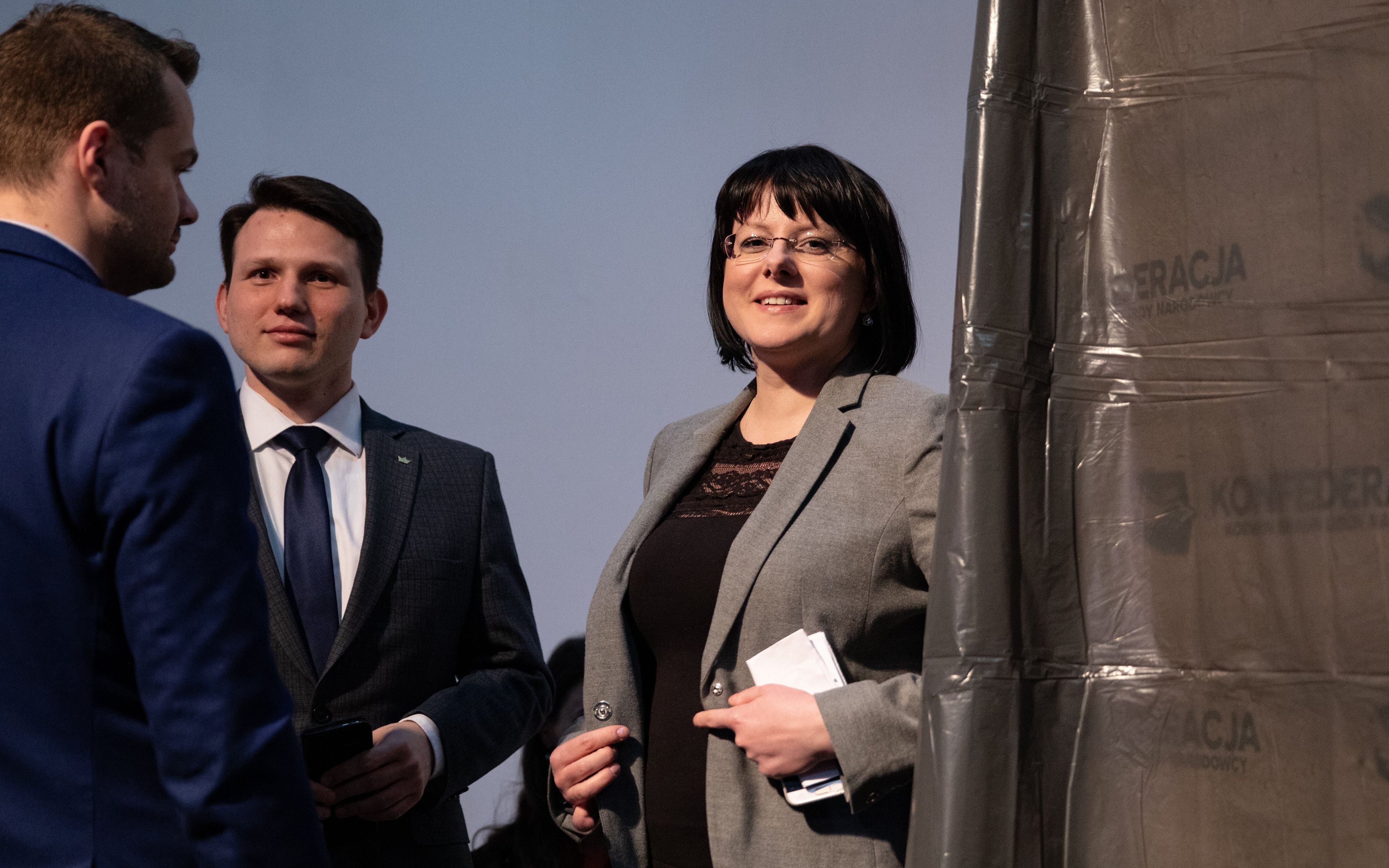 27.02.2019 Warszawa . Kaja Godek (P) podczas konwencji " Konfederacji " przed wyborami do Parlamentu Europejskiego . 
Fot. Dawid Zuchowicz / Agencja Gazeta
