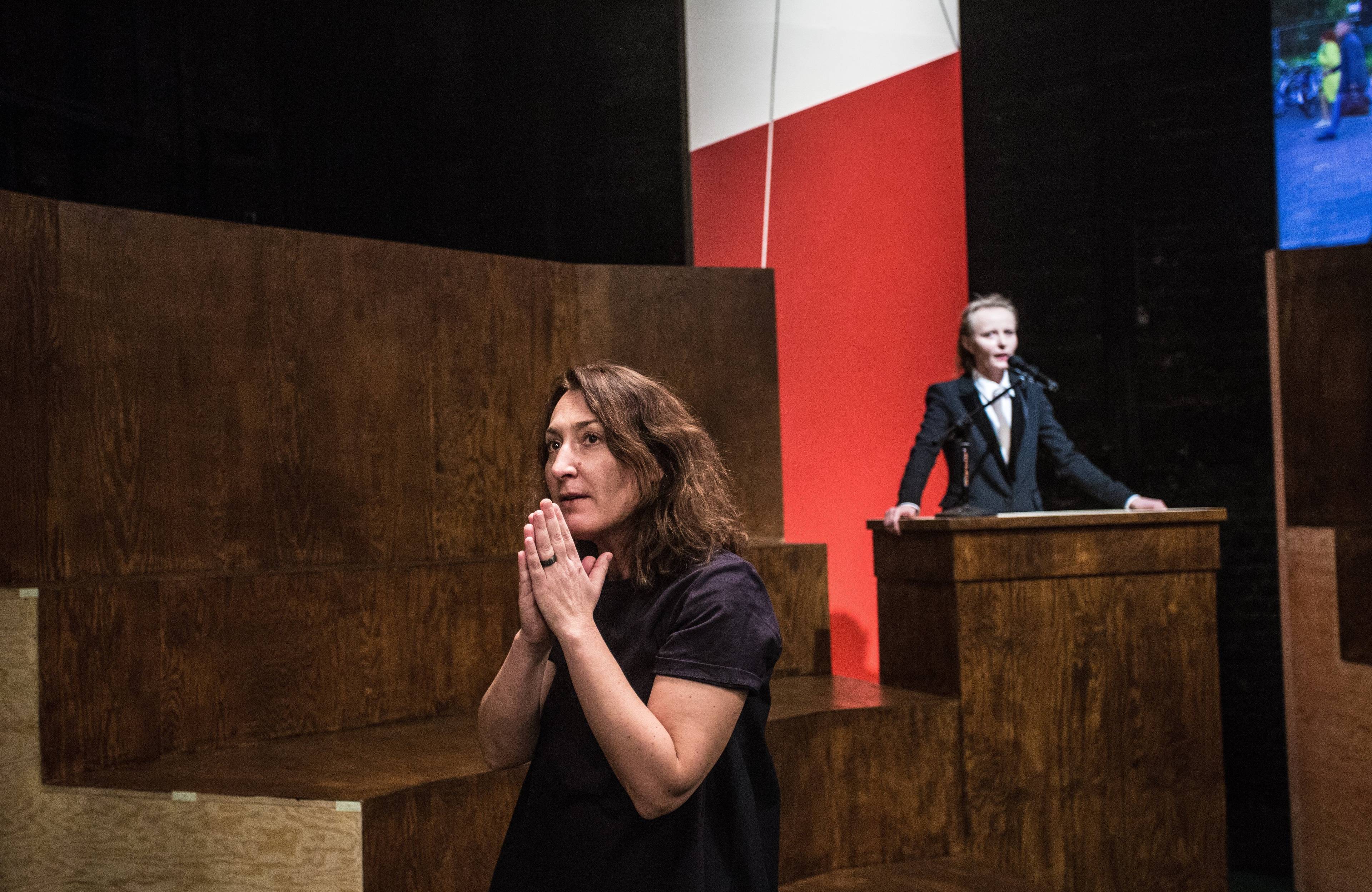 Proba medialna spektaklu Bachantki w Teatrze Powszechnym w Warszawie