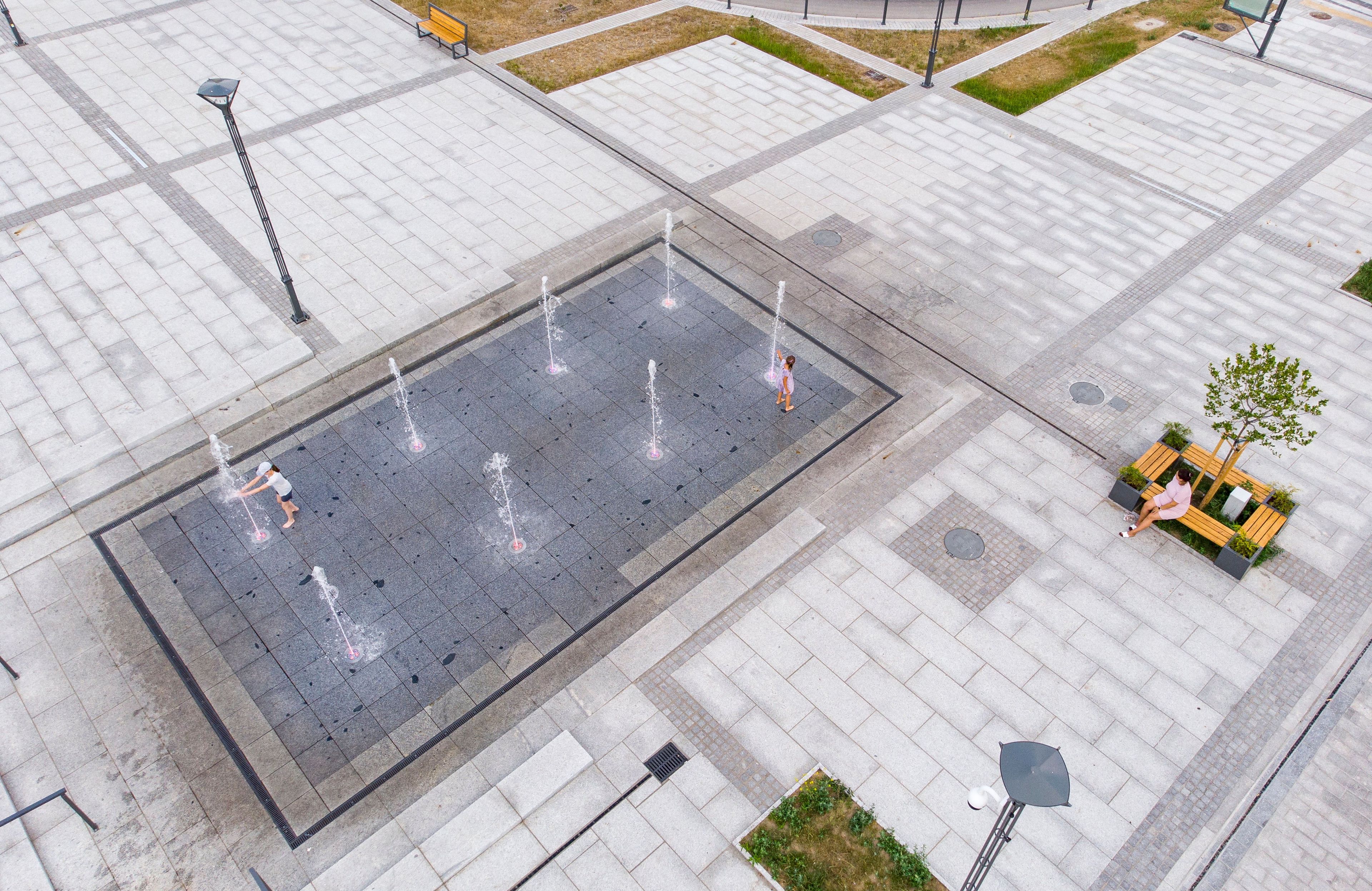 betonowy rynek w leżajsku