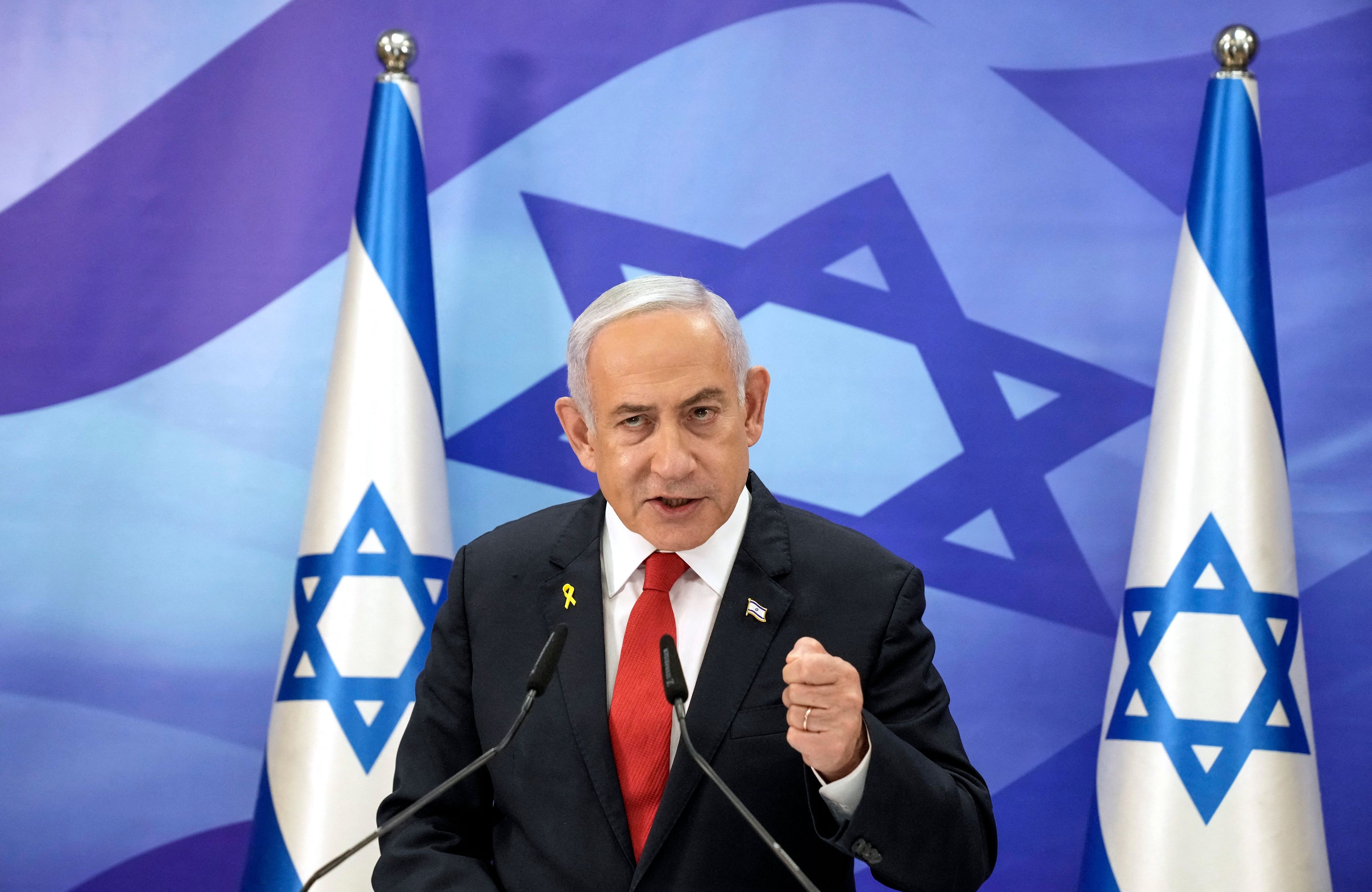 Premier Izraela Benjamin Netanjahu przemawia podczas konferencji prasowej