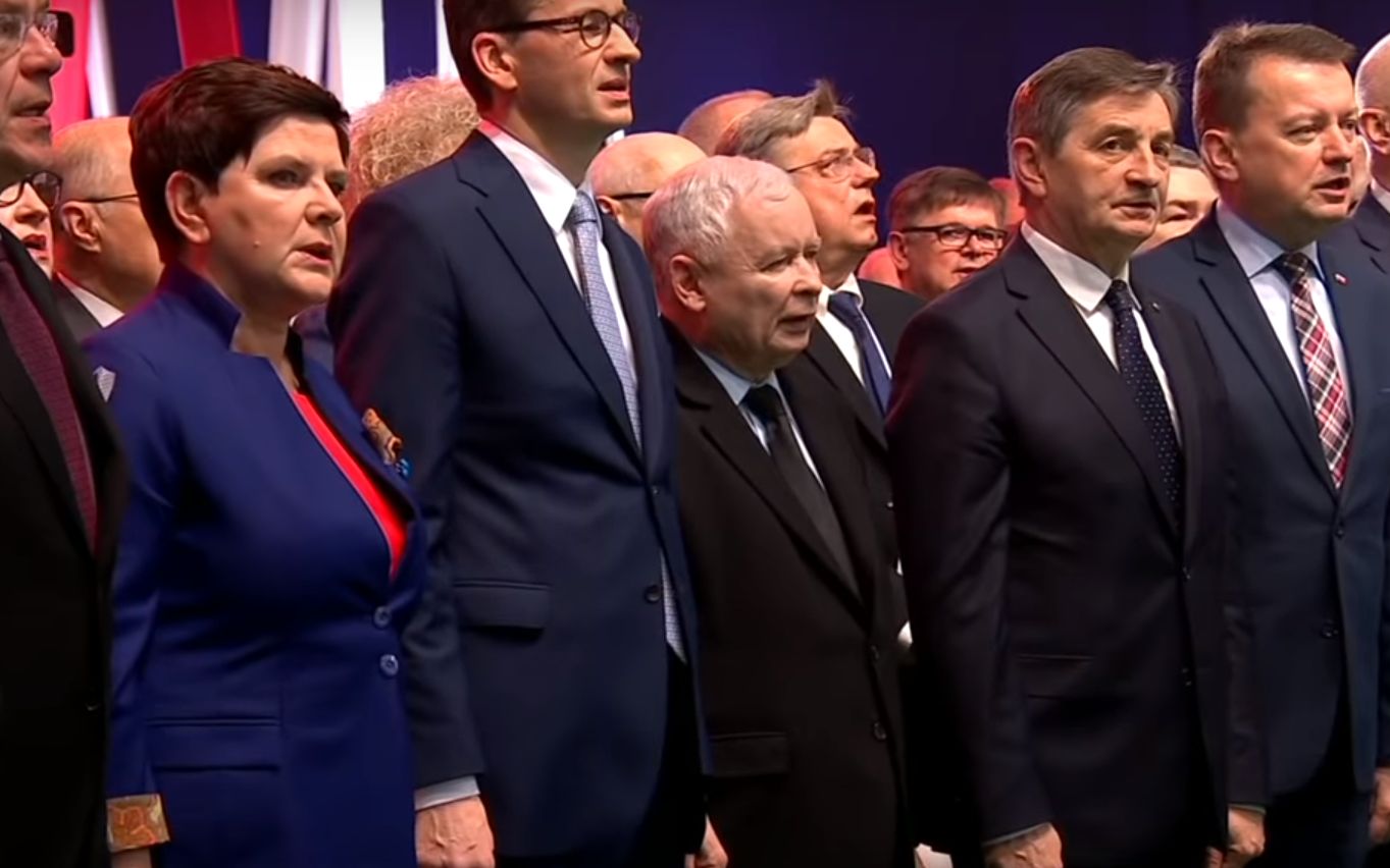 Grafika do artykułu PiS: Wypełniamy kieszenie Polaków i na tym polega wolność. A kto sam walczy o podwyżki ten wróg