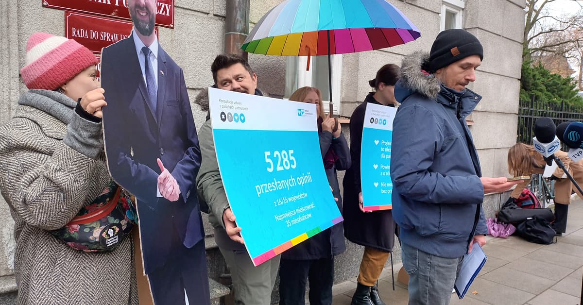 PAP ujawnia nowe założenia ustawy o związkach partnerskich