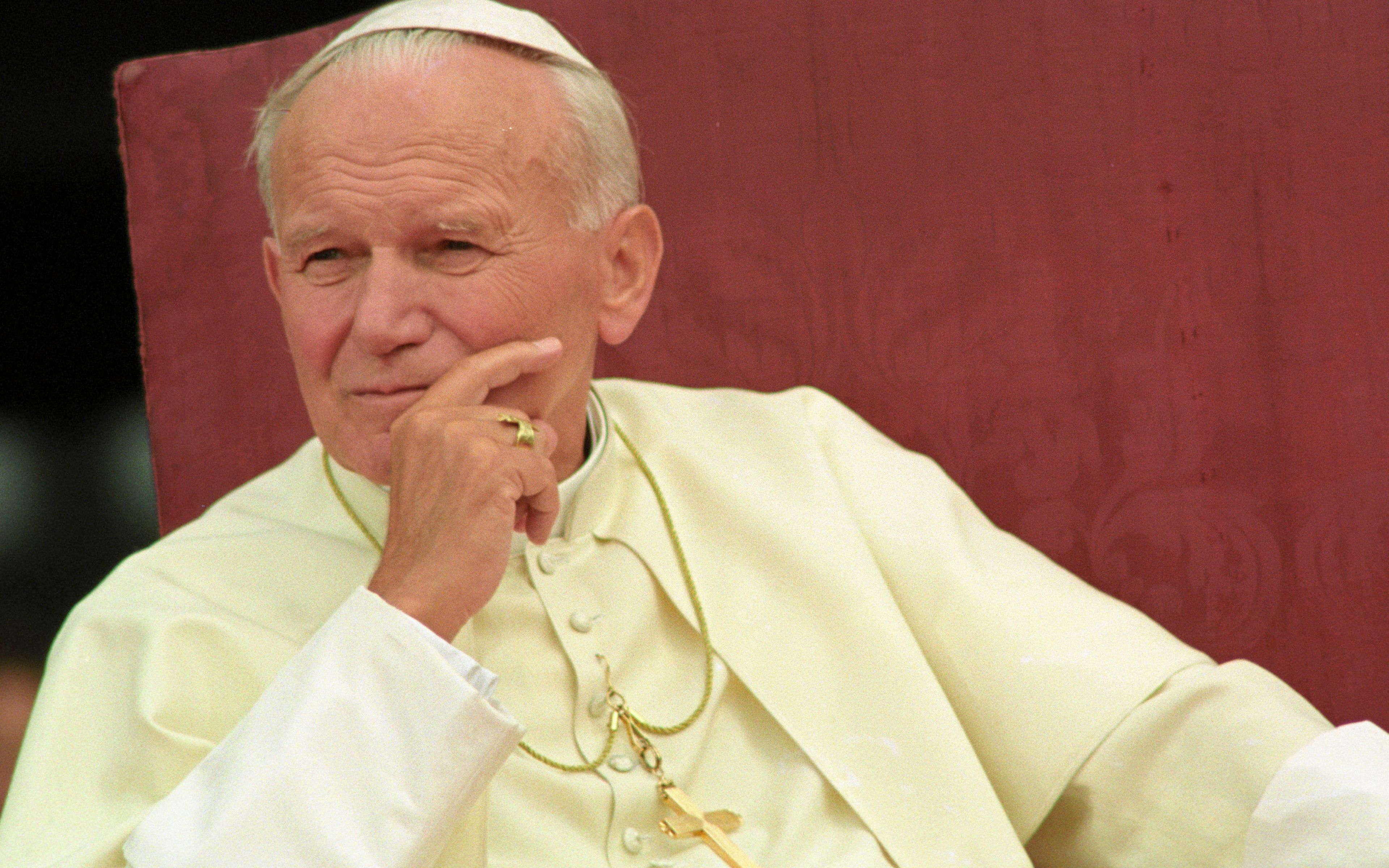 13.08.1991 KRAKOW PAPIEZ JAN PAWEL II PORTRET 
FOT. SLAWOMIR SIERZPUTOWSKI / AGENCJA GAZETA