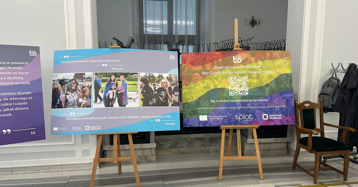 Braun niszczy w Sejmie wystawę o społeczności LGBT+