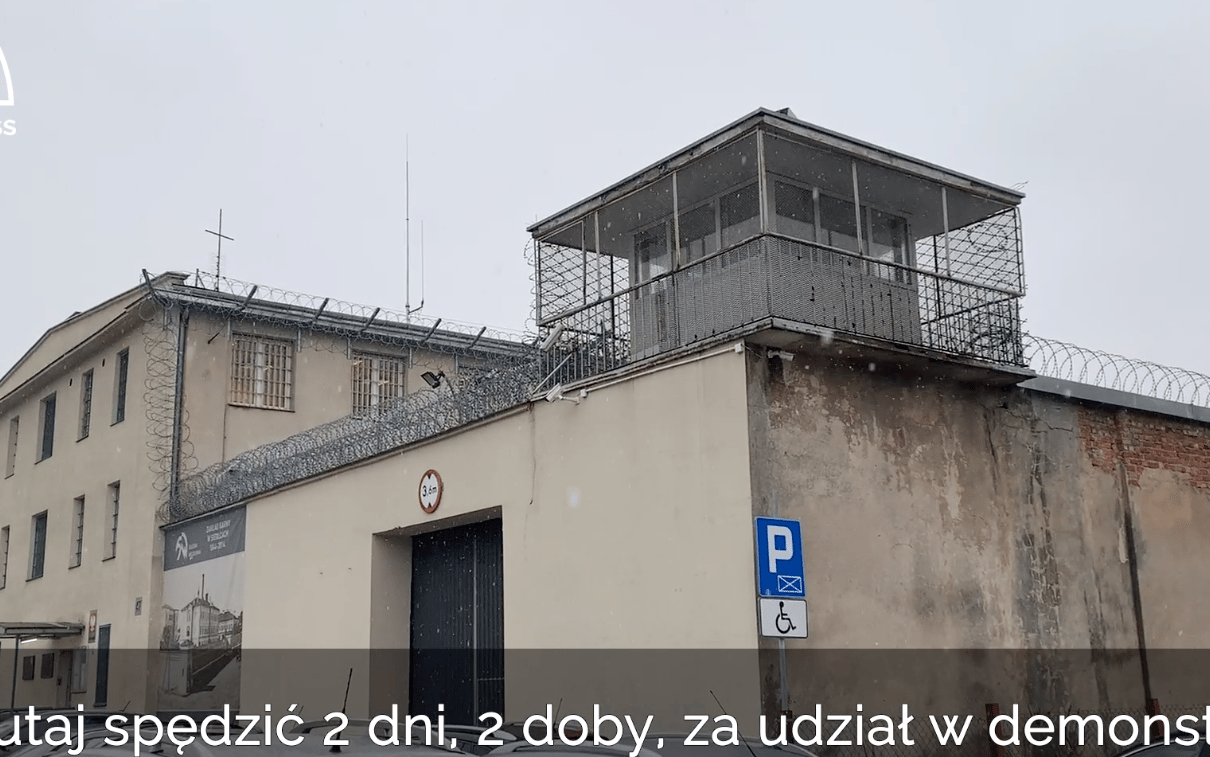 Grafika do artykułu Paweł Kasprzak z Obywateli RP trafił do więzienia, broniąc wolności zgromadzeń