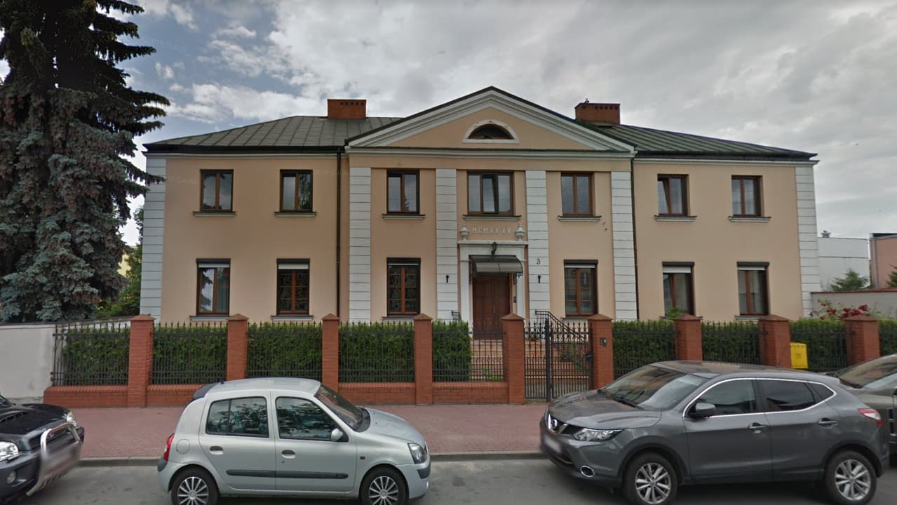 Dom biskupa emeryta przy ul. Długiej w Łowiczu. To tu mieszkał bp Alojzy Orszulik.