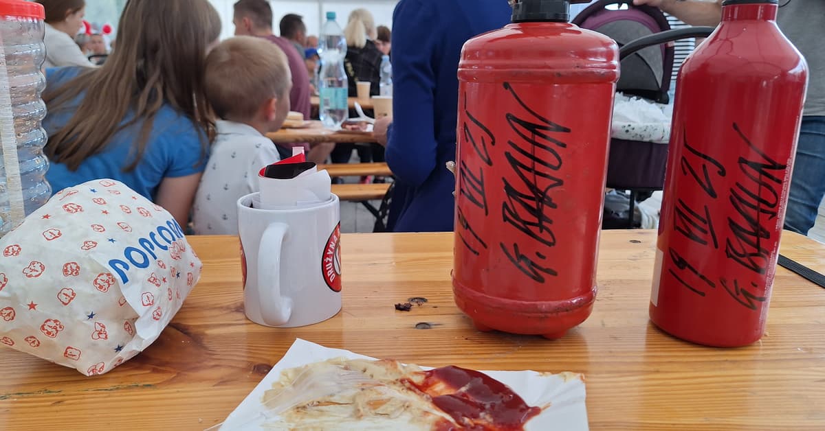 Braun uwodzi kiełbasą z grilla i wzmacnia „Gaśnicowy Front”. Relacja z wiecu