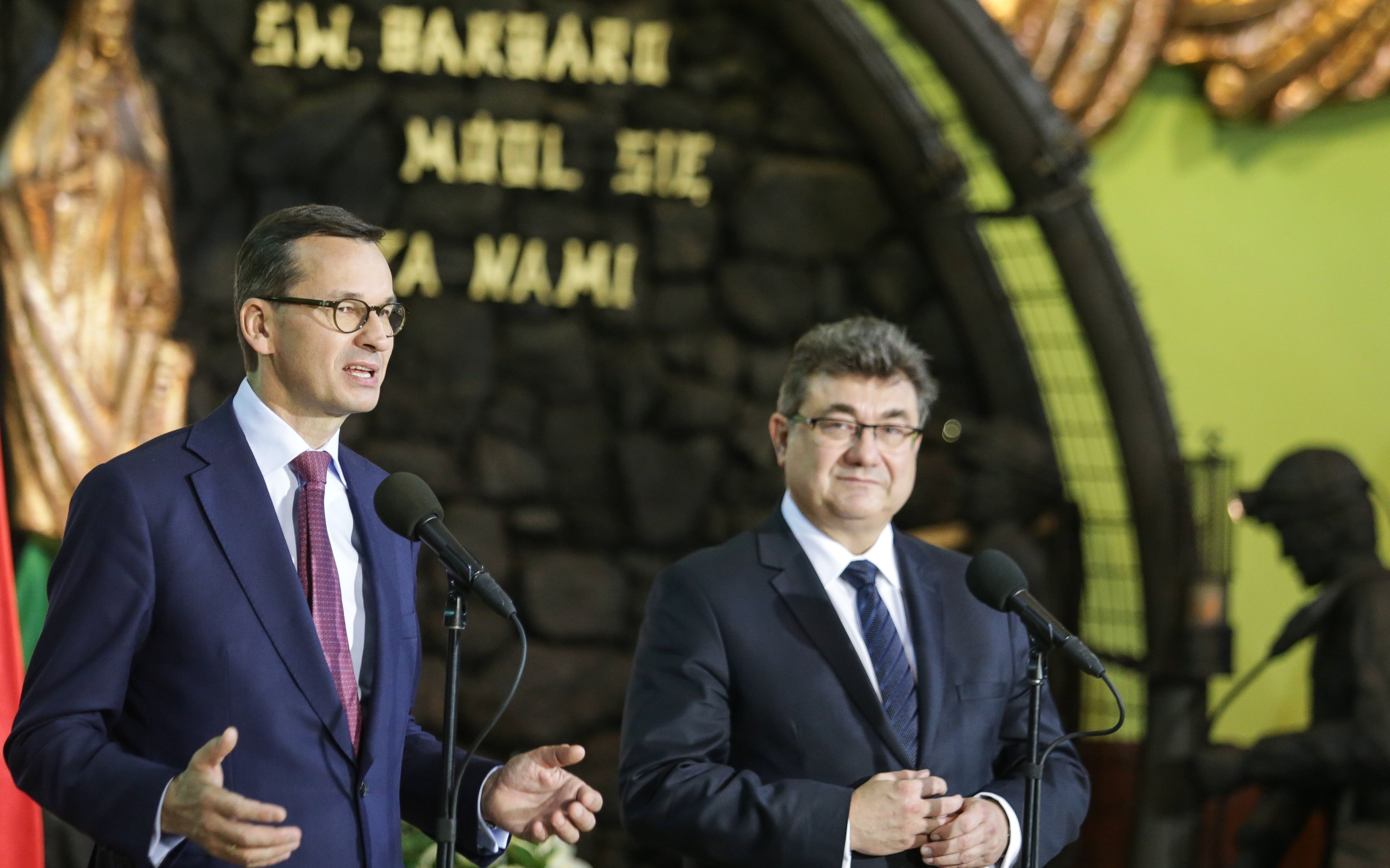 19.09.2018 Ruda Slaska . Od lewej: premier Mateusz Morawiecki , wiceminister energii Grzegorz Tobiszowski podczas wizyty premiera Mateusza Morawieckiego w Kopalni Wegla Kamiennego Ruch Ruda Bielszowice .
Fot. Dominik Gajda /  Agencja Gazeta