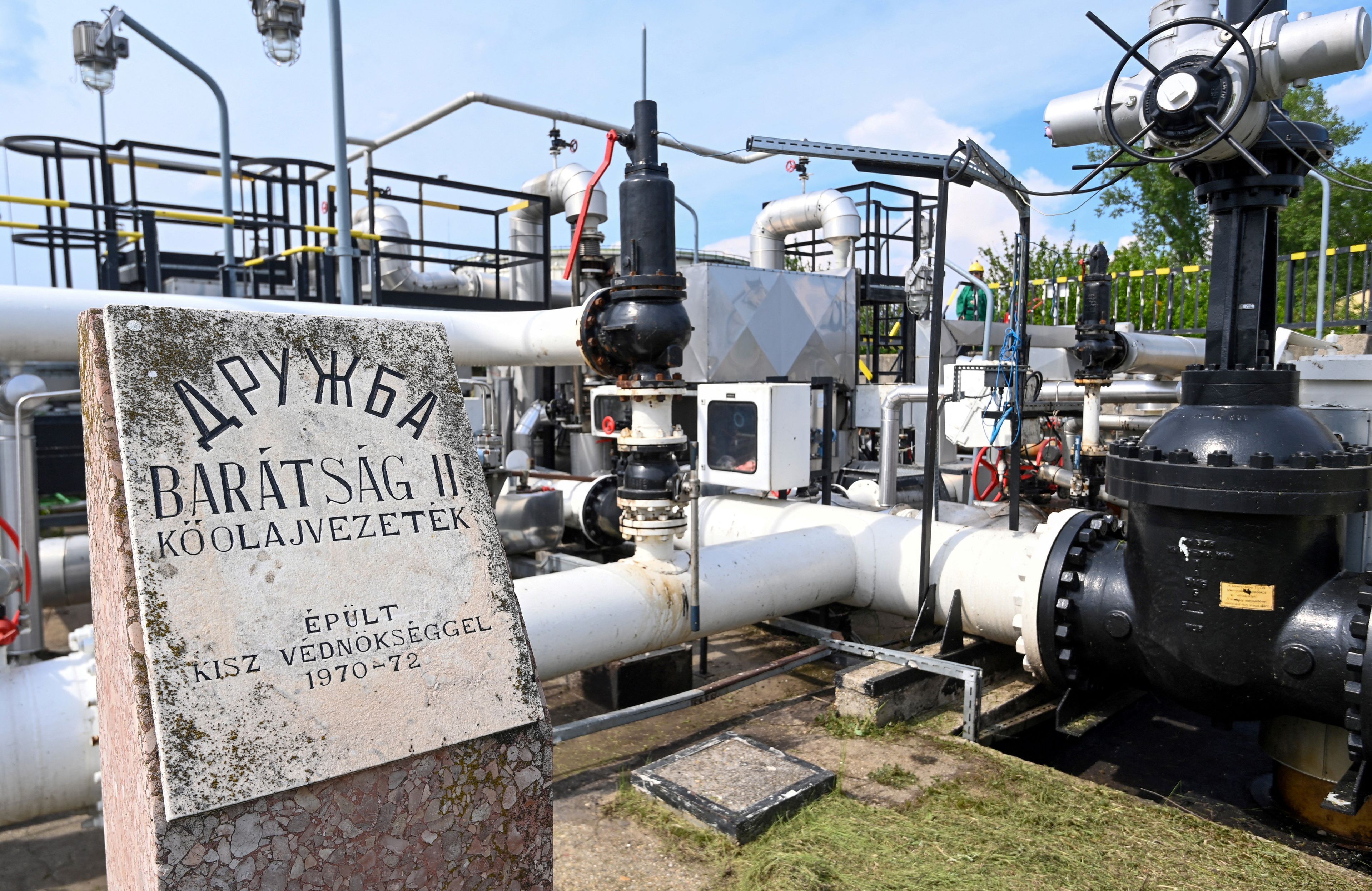 HUNGARY-RUSSIA-EU-SANCTION-OIL-REFINERY