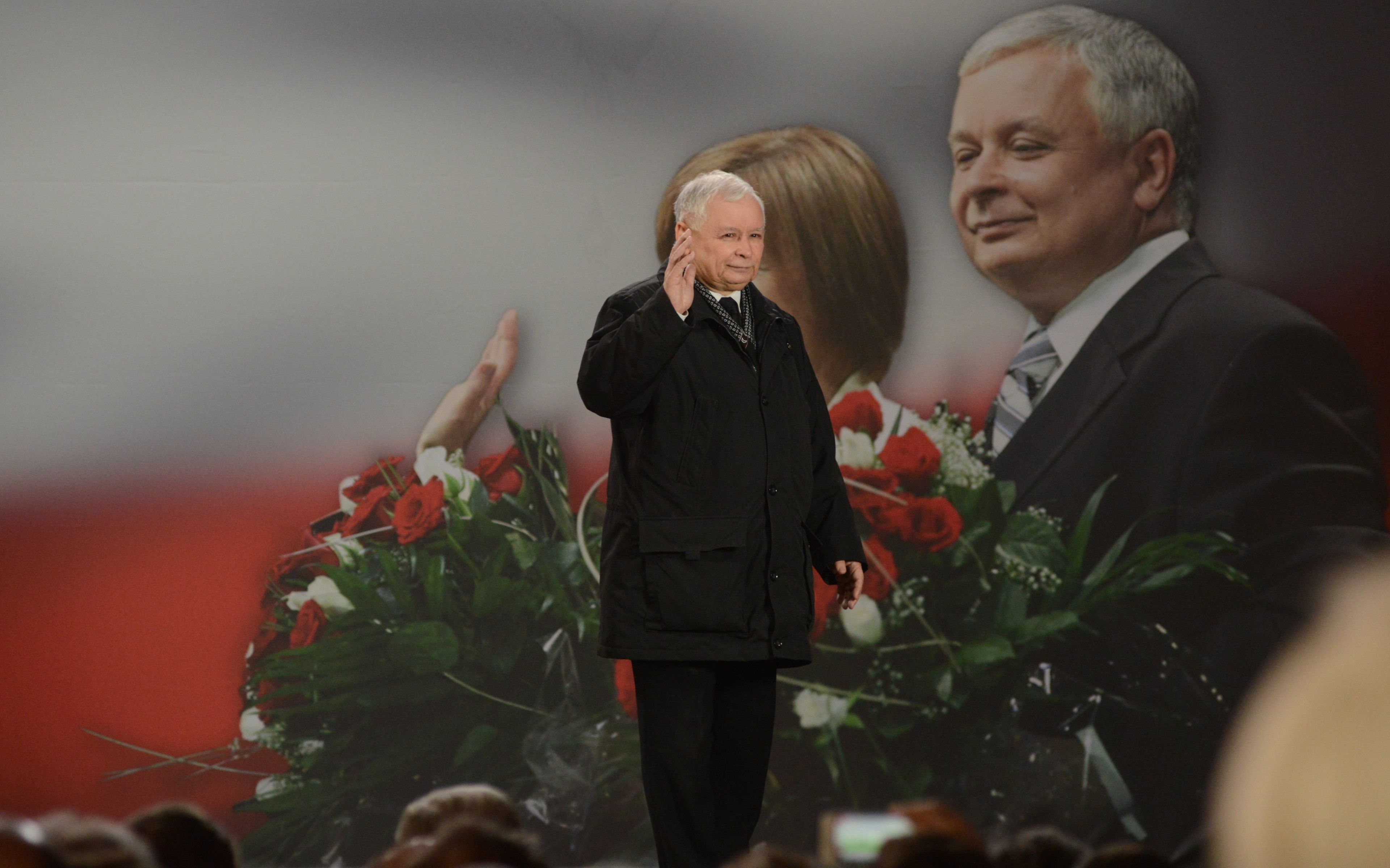 10.04.2019 Warszawa , ulica Krakowskie Przedmiescie . Obchodow 9. rocznicy katastrofy smolenskiej . Jaroslaw Kaczynski podczas wystapienia pod Palacem Prezydenckim .
Fot. Maciek Jazwiecki / Agencja Gazeta