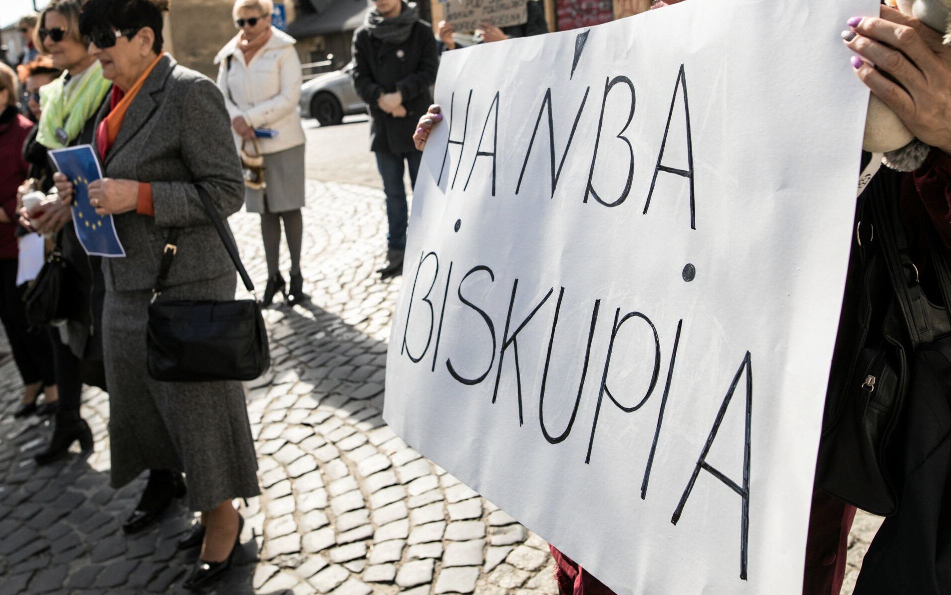 24.03.2019 Lublin . Protest Hanba Biskupia pod siedziba Kurii Lubelskiej , przeciwko pedofilii w kosciele .
Fot. Jakub Orzechowski / Agencja Gazeta