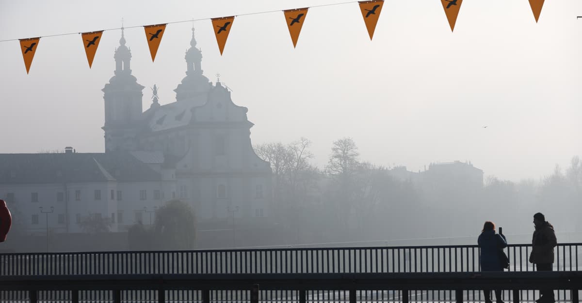 1228 proc. normy. Smog znów uderza w Polskę, a wymiana pieców grzęźnie przez biurokrację