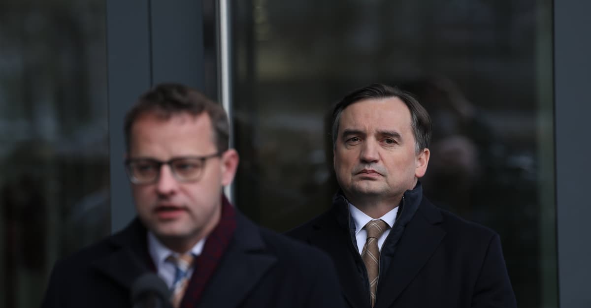 Sąd: sędzia Łubowski uchylając ENA dla Romanowskiego wyraził swoje poglądy polityczne