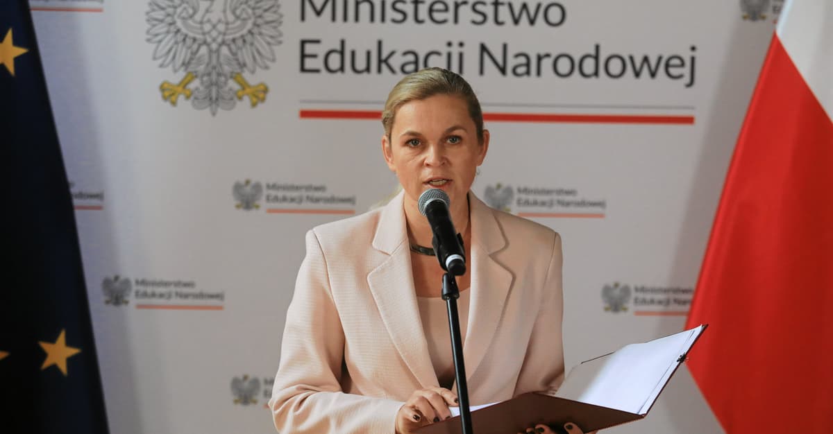 Nowacka odpowiada biskupom i TK: To rząd zdecyduje, ile będzie lekcji religii w szkołach
