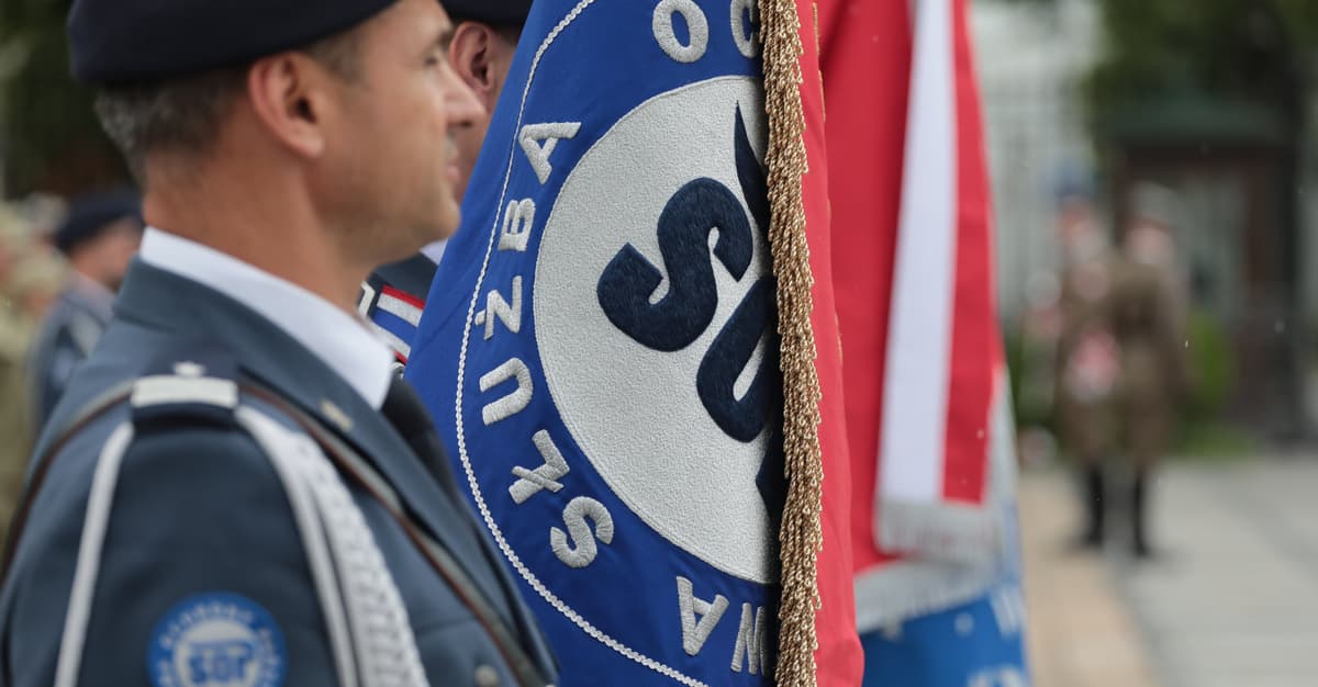 MSWiA zawiesza szefa Służby Ochrony Państwa. Prawica protestuje