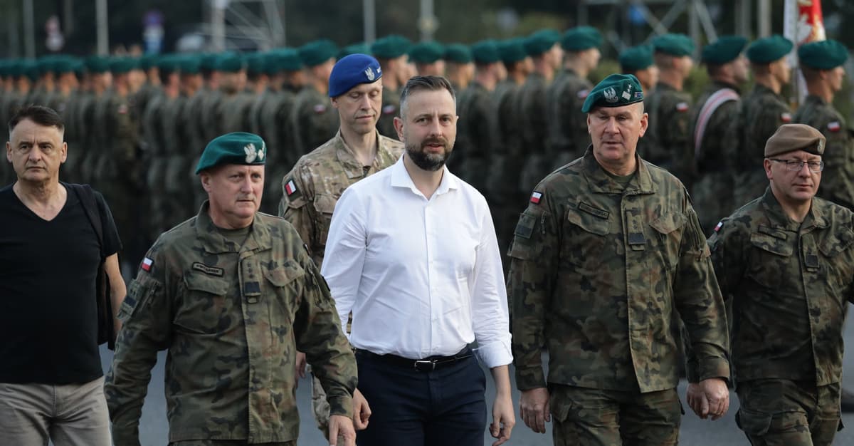 Kosiniak-Kamysz przestraszył się gender w armii. Po histerii prawicy MON wycofał się ze szkolenia