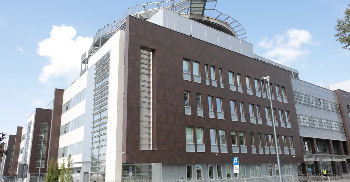 Lekarz milioner z KO i salonik VIP dla polityków