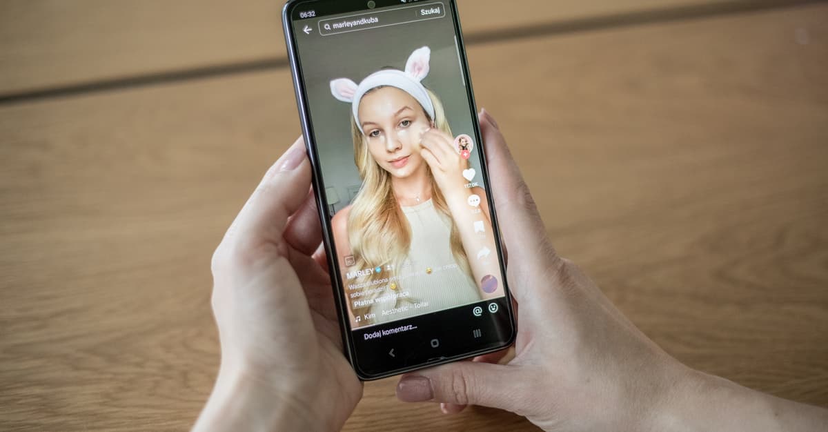 TikTok i Instagram od 15 roku życia. Rząd przyspiesza prace, ale nie dotyka źródła problemu
