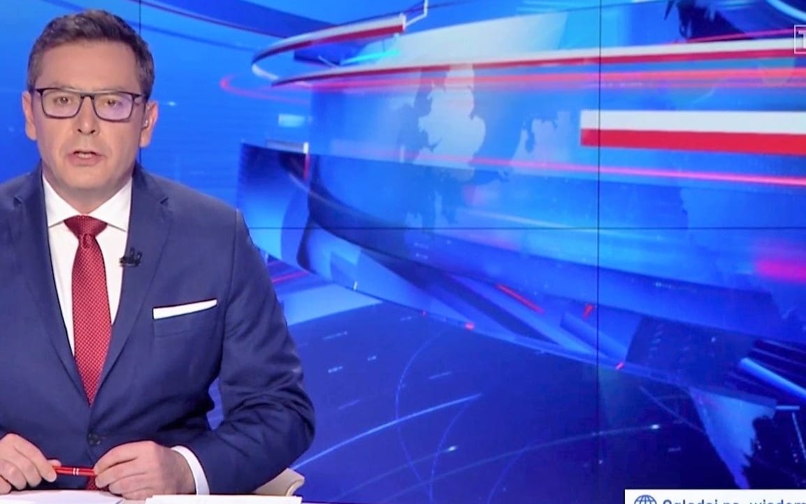 Grafika do artykułu “Wiadomości" TVP: “Niech się pan nie martwi, pan zwycięży” - mówi Dudzie 106-letni płk Klimczak