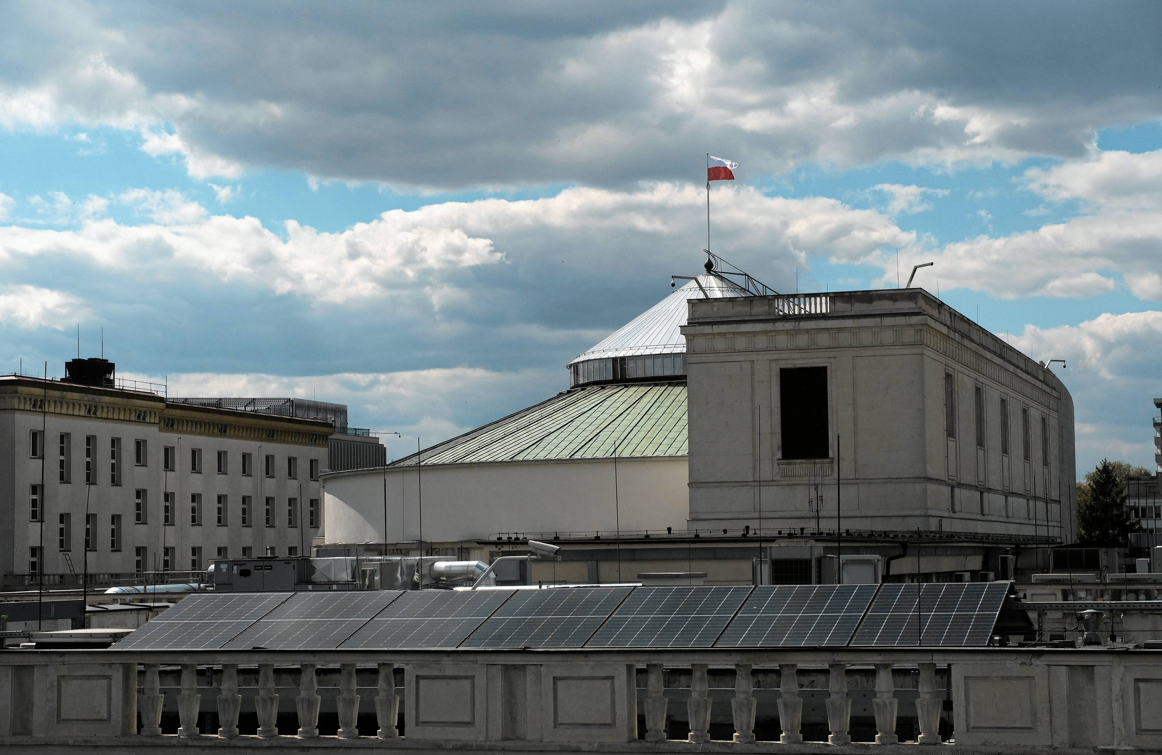 Na zdjęciu widzimy dach Sejmu