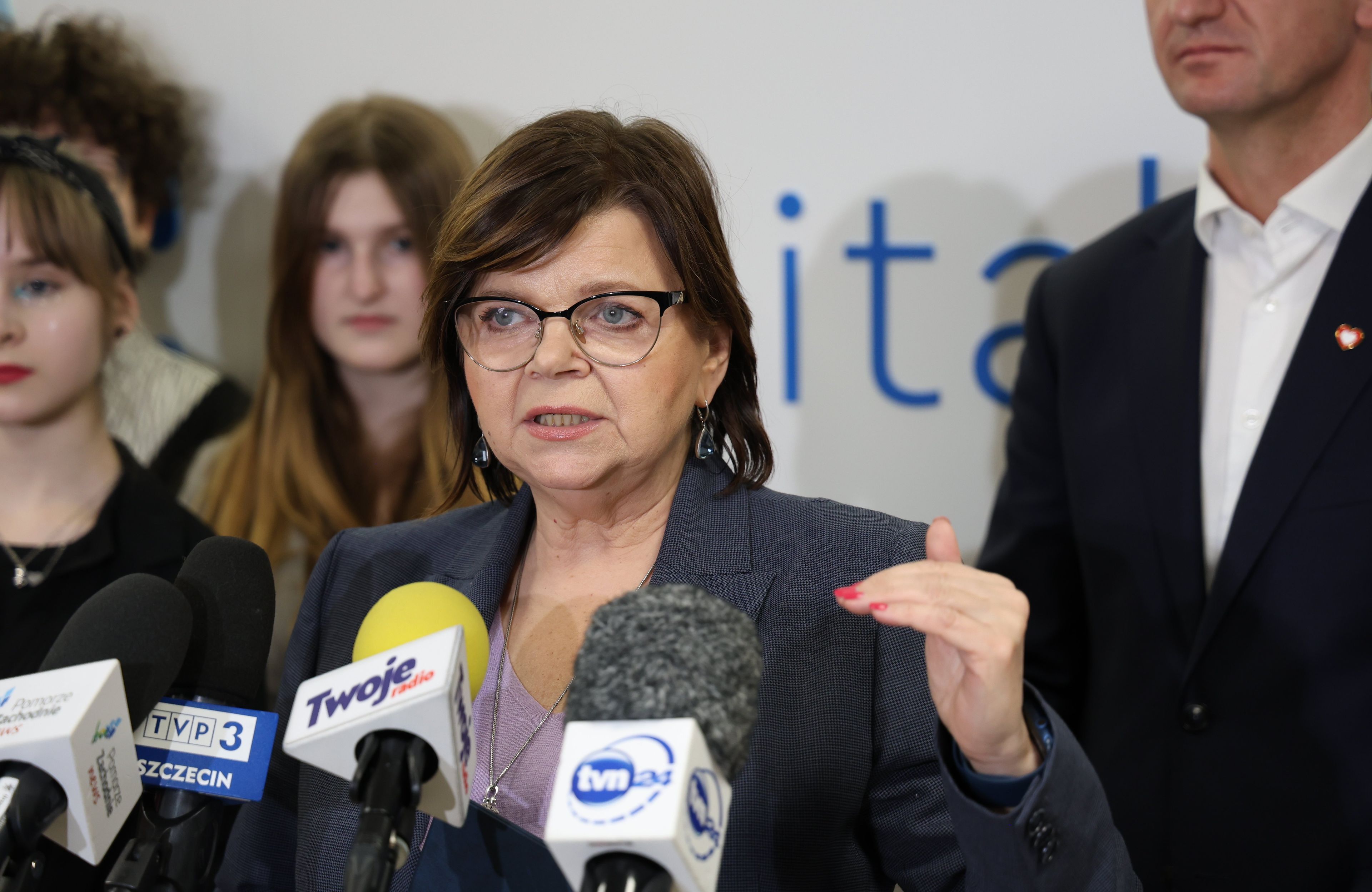 Izabela Leszczyna podczas konferencji prasowej