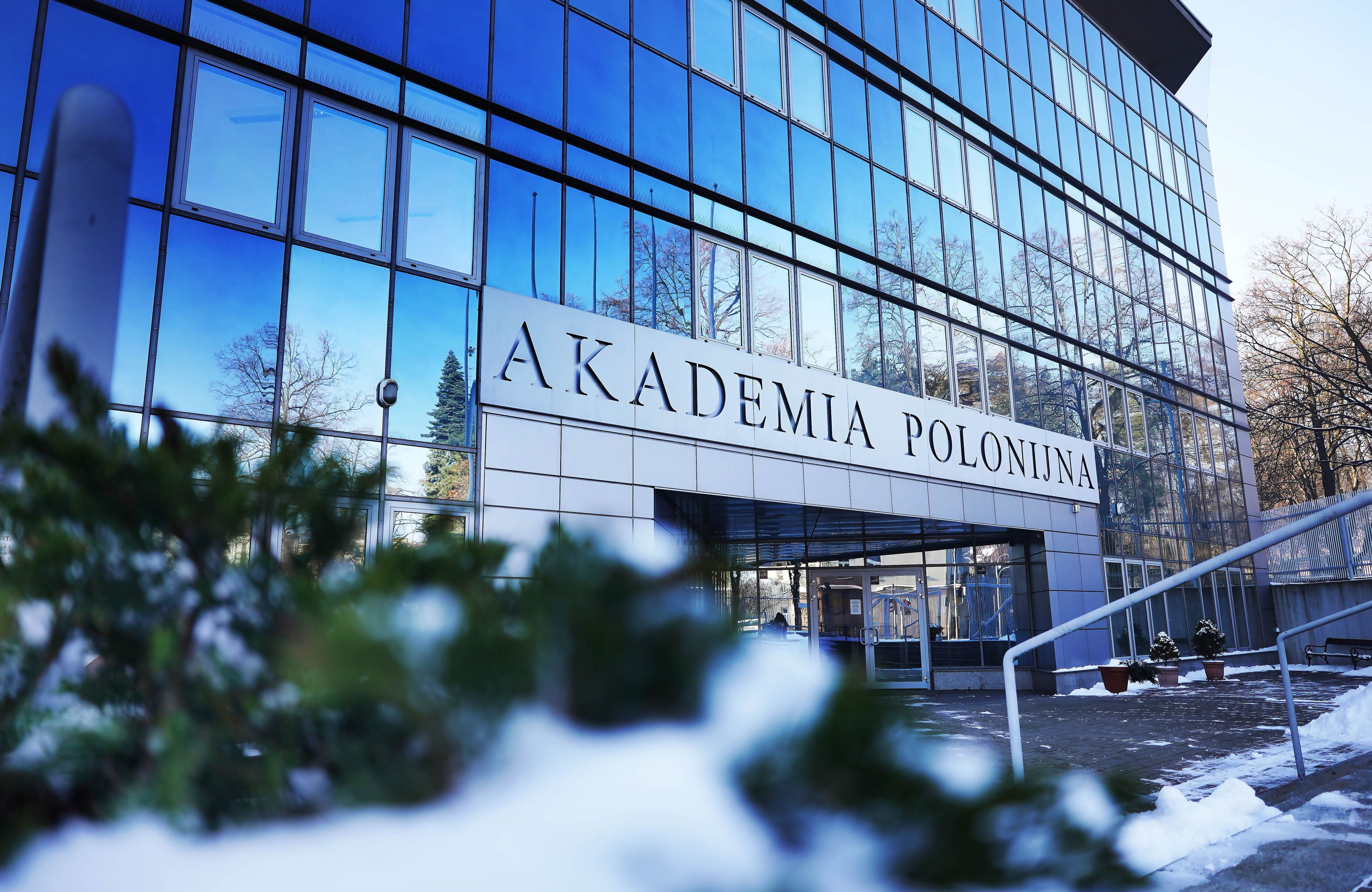 gmach akademii polonijnej