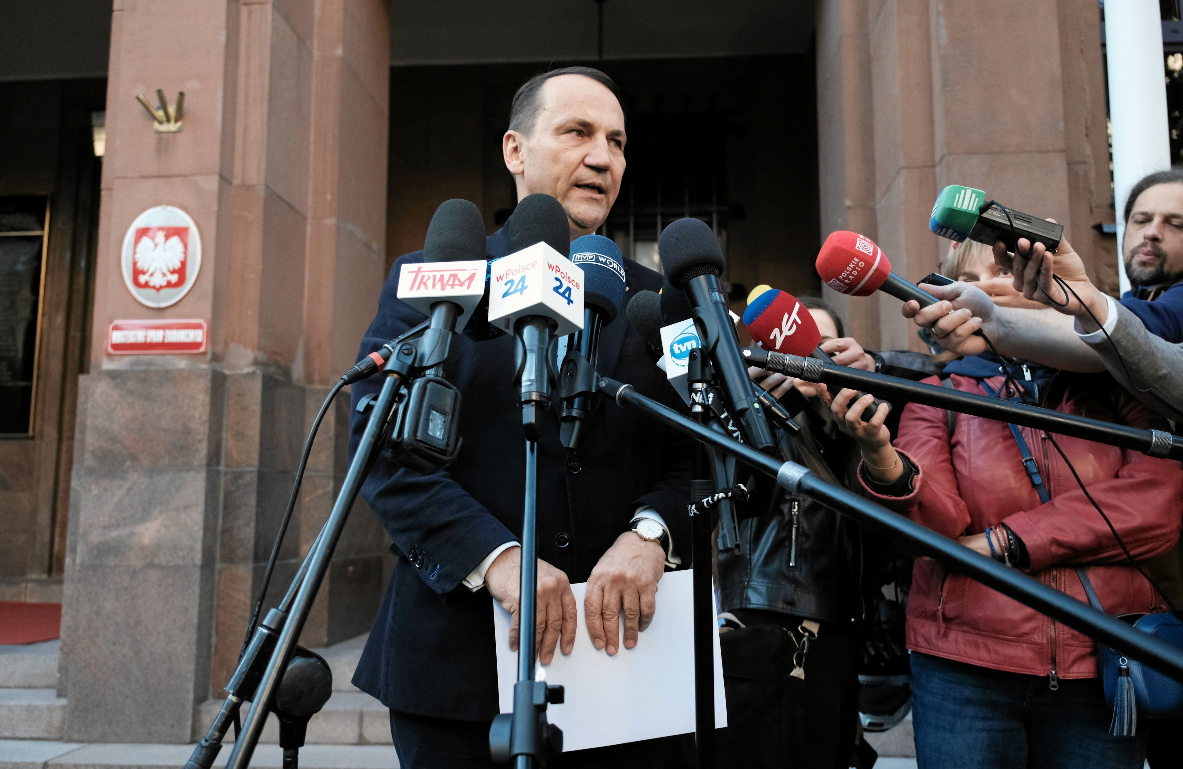 22.10.2024 Warszawa , Aleja Szucha 23 , Ministerstwo Spraw Zagranicznych , minister spraw zagranicznych Radoslaw Sikorski podczas briefingu prasowego dot. likwidacji przez Polske konsulatu rosyjskiego w Poznaniu