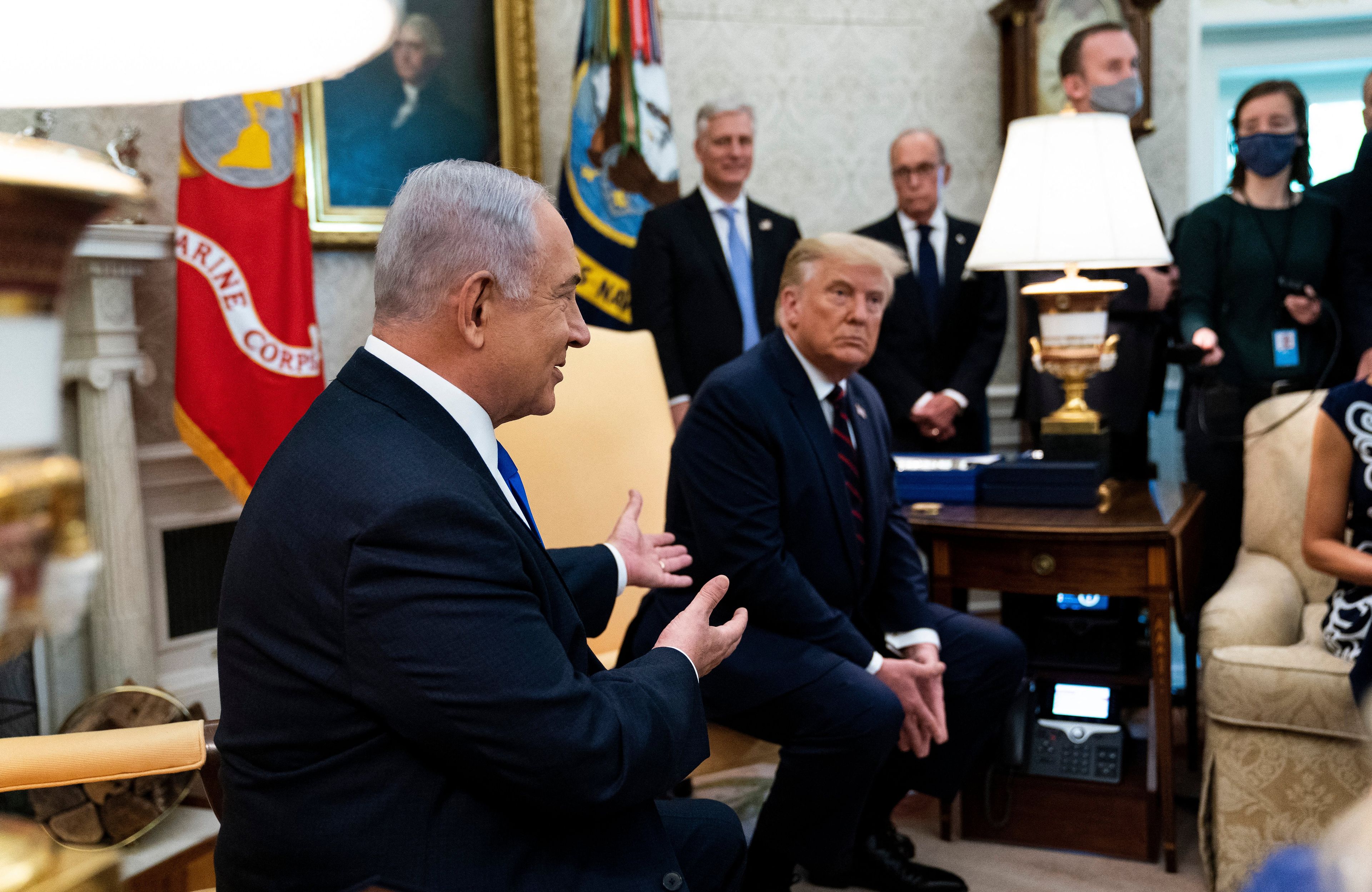 Donald Trump i Benjamin Netanjahu w gabinecie owalnym