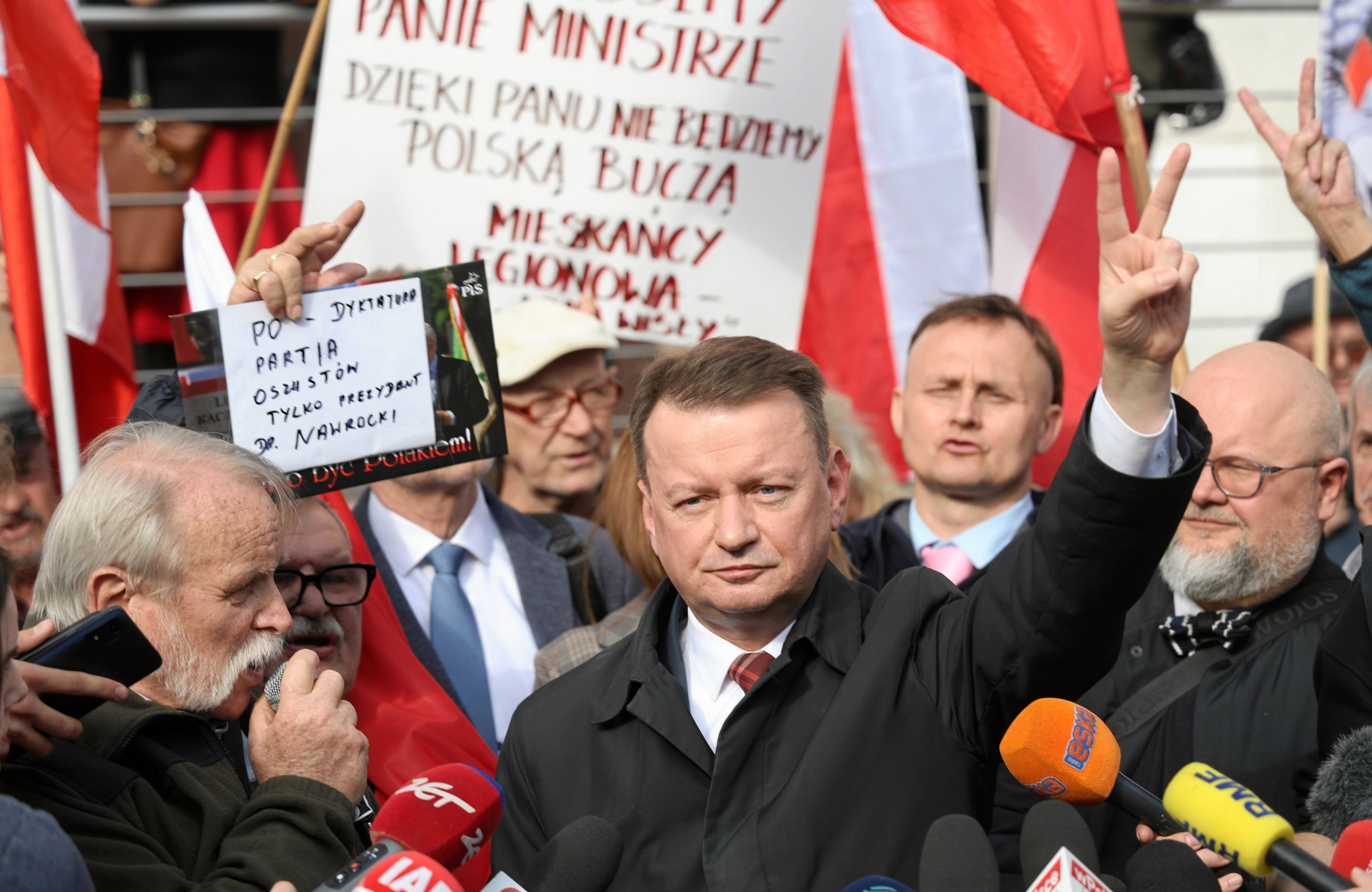 Przesluchanie Mariusza Blaszczaka w prokuraturze oraz protest PIS „wobec patologii obecnej wladzy – rzadu Tuska!”