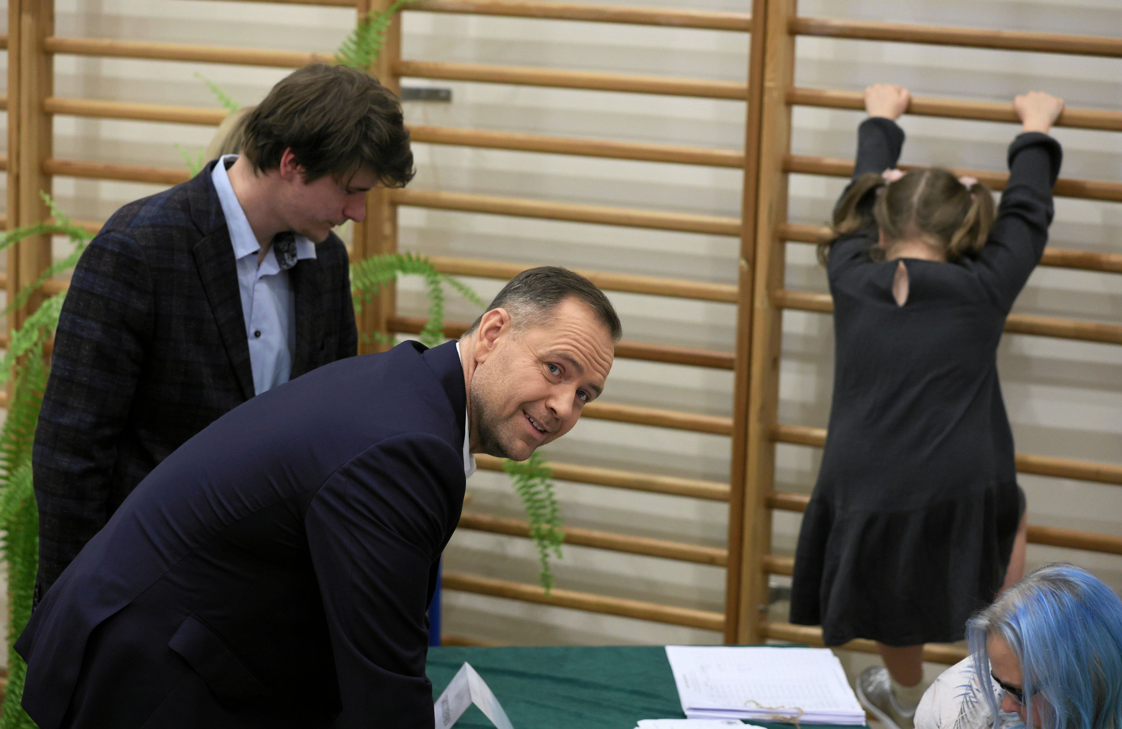 Wybory prezydenckie 2025 II tura glosuje Karol Nawrocki