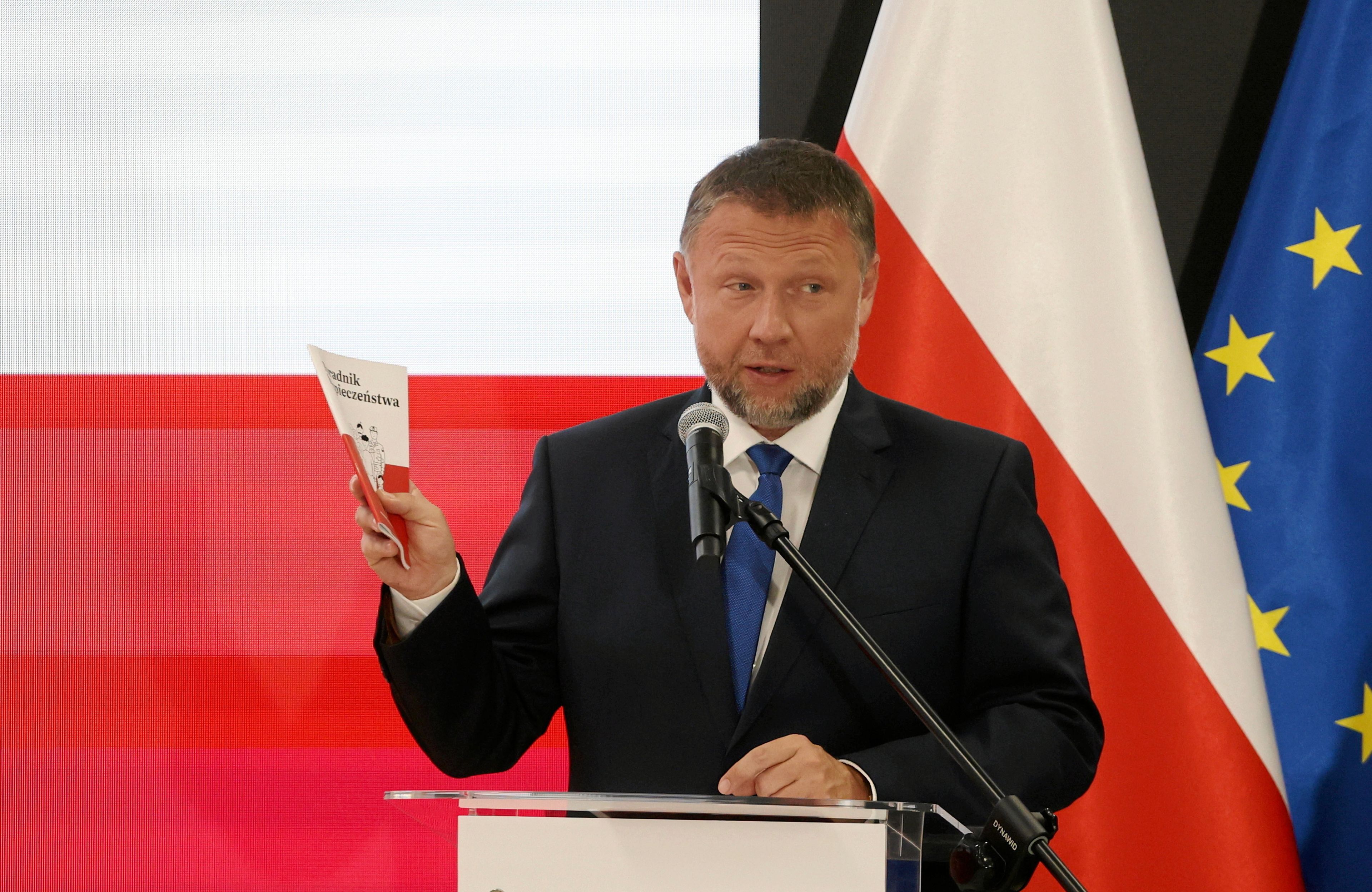 Poradnik bezpieczenstwa prezentacja z udzialem szefa MON Kosiniaka-Kamysza