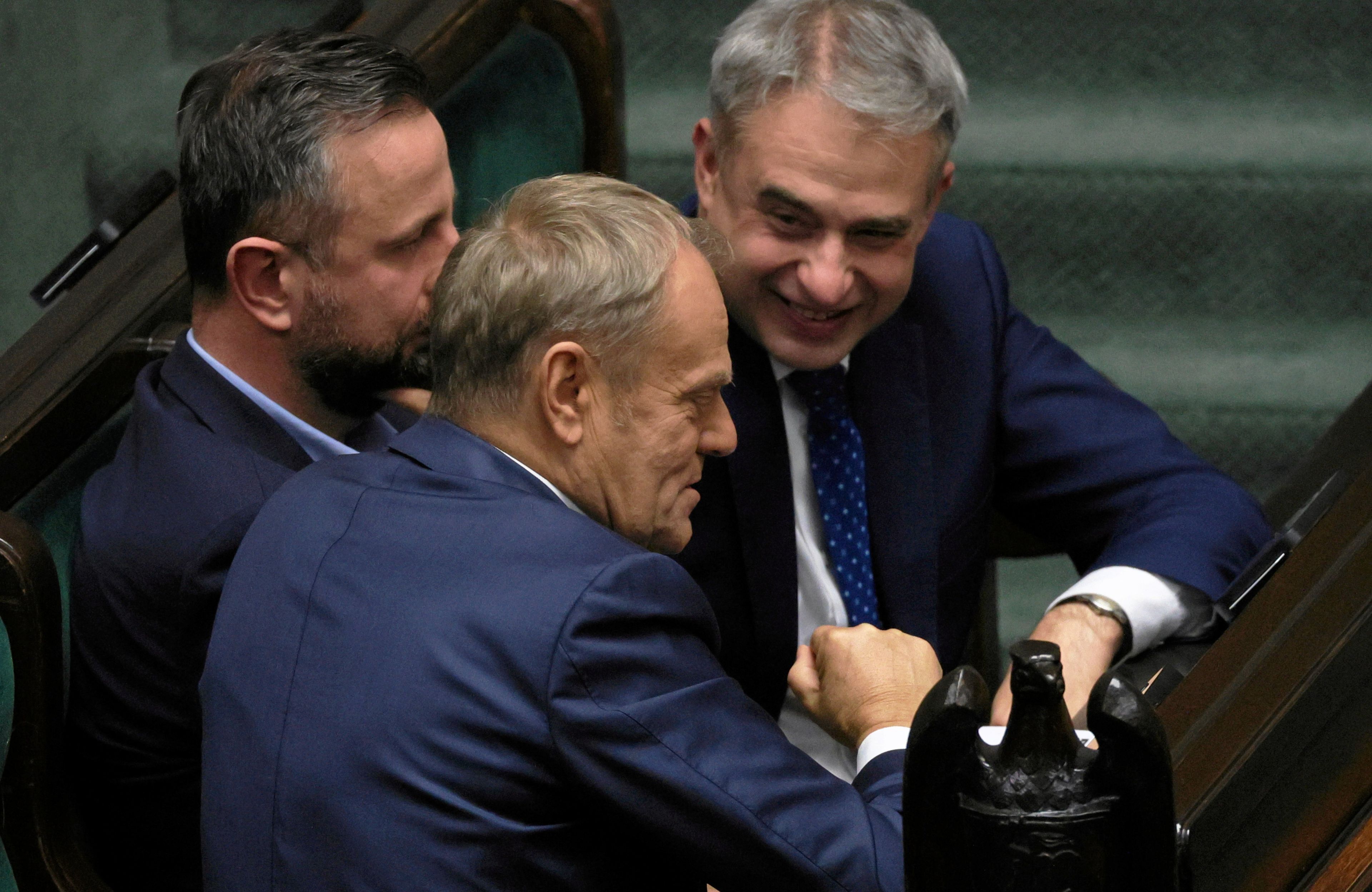 Od lewej: premier Donald Tusk, wicepremier, minister obrony narodowej Wladyslaw Kosiniak – Kamysz i wicepremier, minister cyfryzacji Krzysztof Gawkowski, Sejm, 9.10.2025 r.