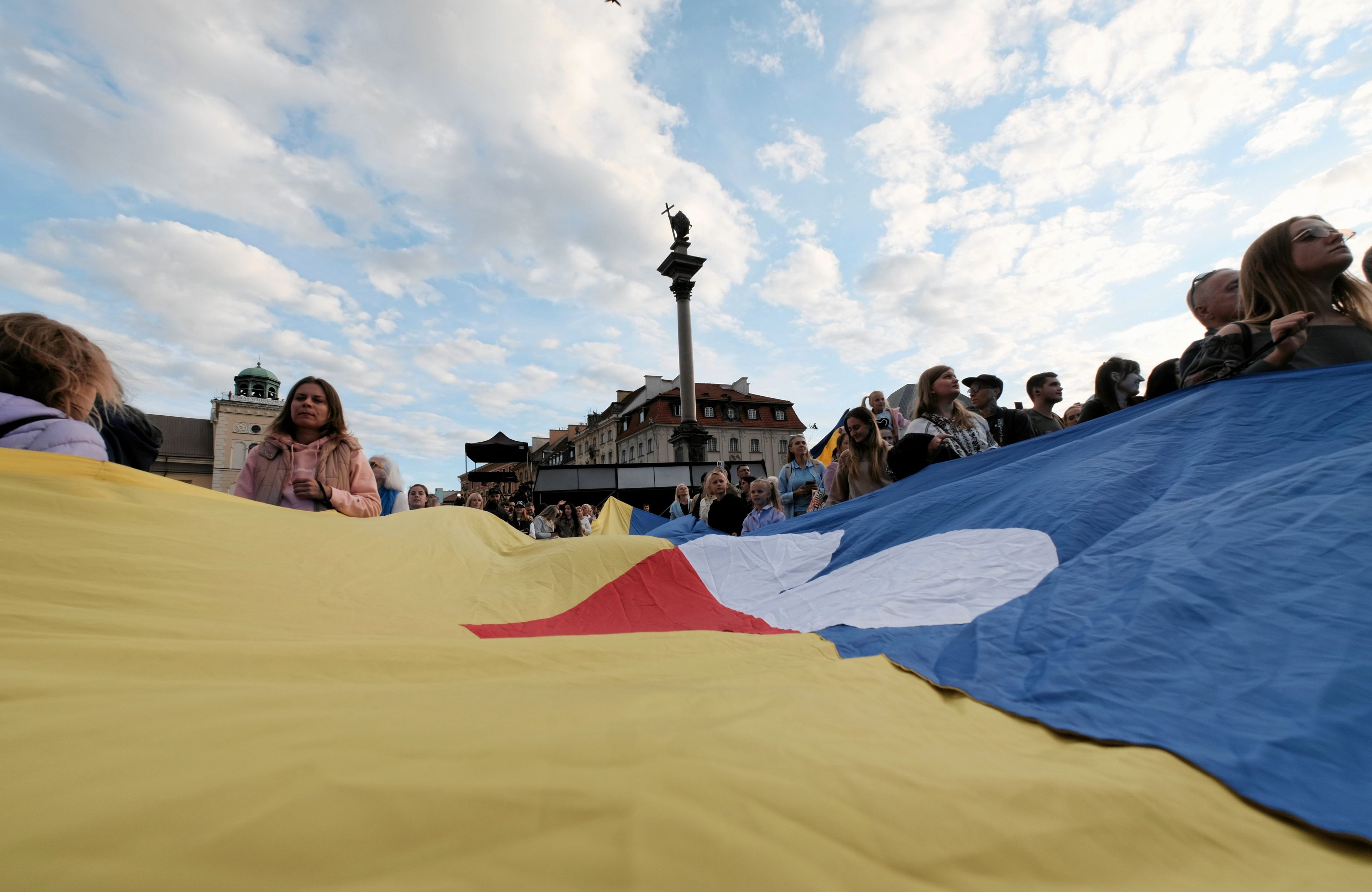 Dzien Niepodleglosci Ukrainy na Placu Zamkowym w Warszawie