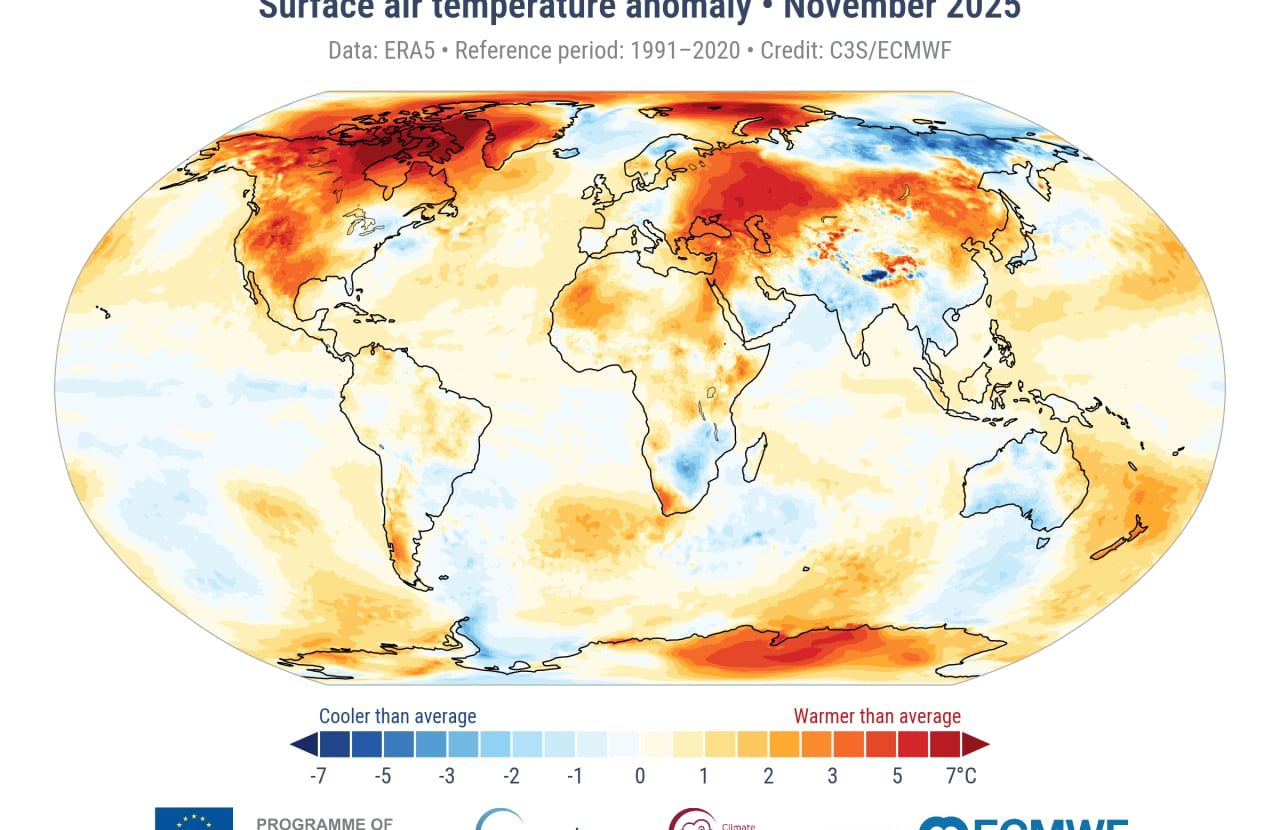 C3S_Bulletin_PR_202511_Fig3_map_surface_temperature_anomaly_global.png