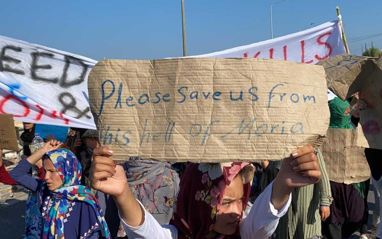 Grafika do artykułu Piekło na Lesbos trwa. 61 polskich NGO'sów domaga się przyjęcia uchodźców