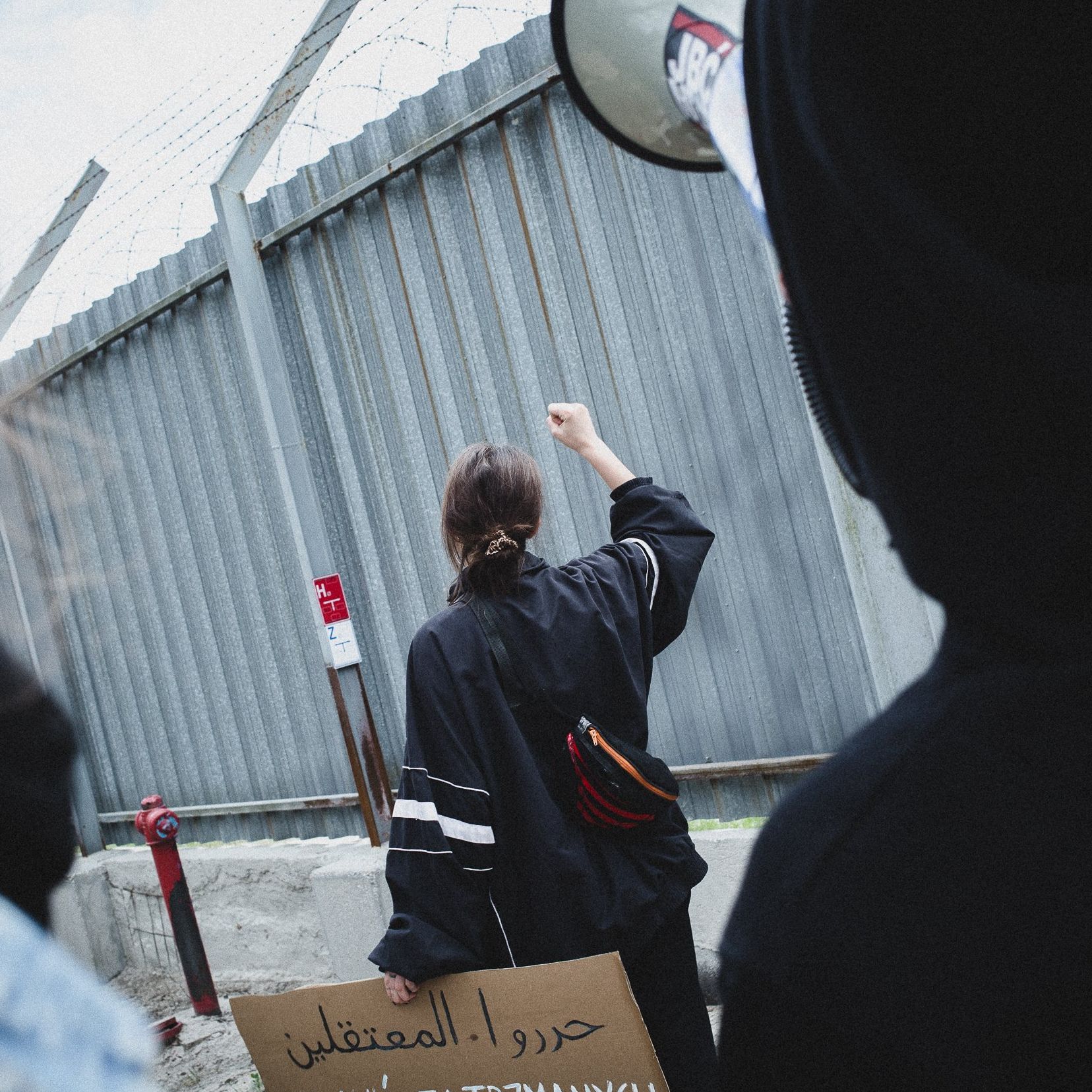 Protest solidarnościowy ze strajkującymi uchodźcami w ośrodku w Lesznowoli