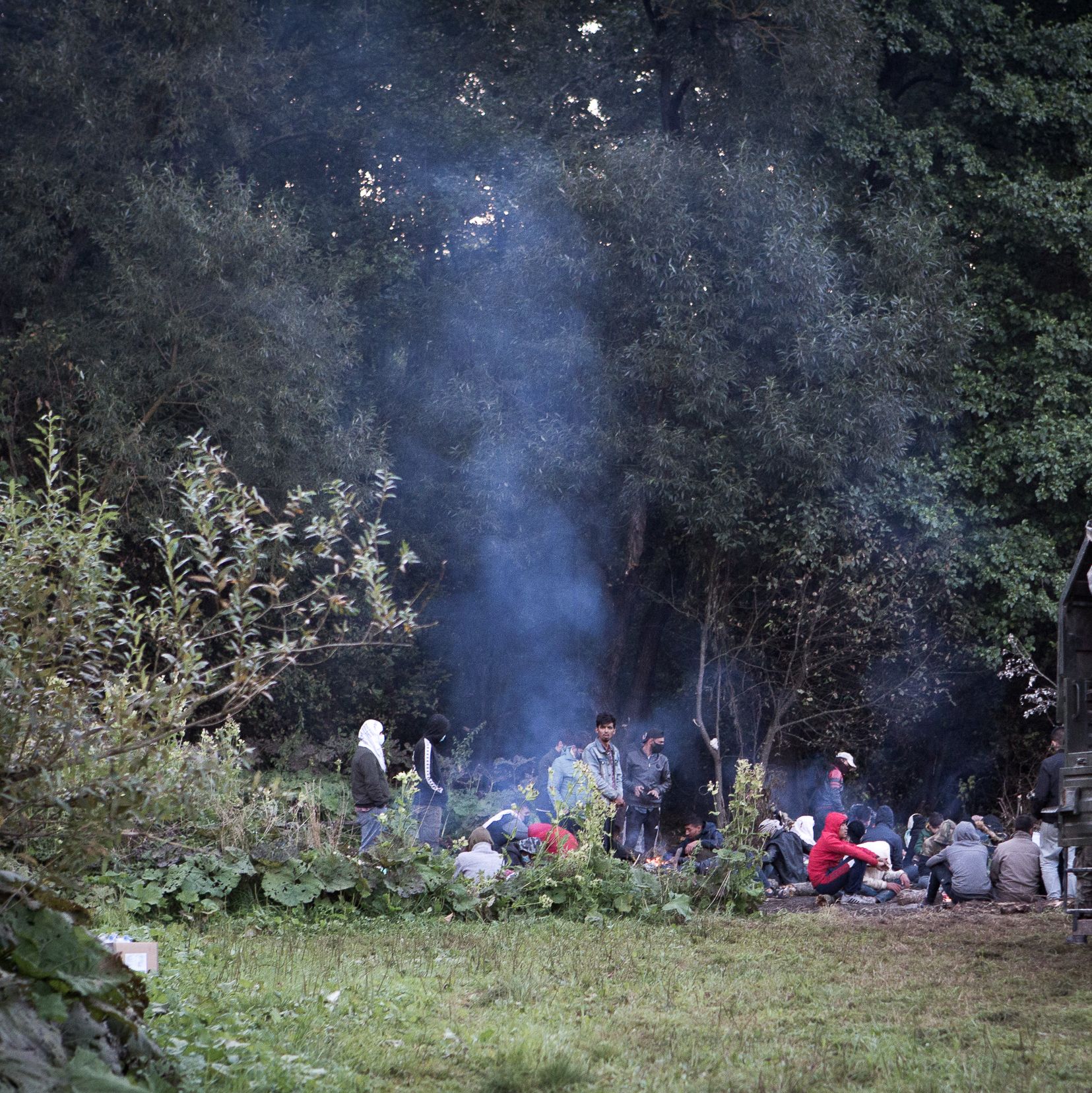 Pod Białymstokiem, 18.08.2021. Uchodźcy koczują na granicy z Białorusią