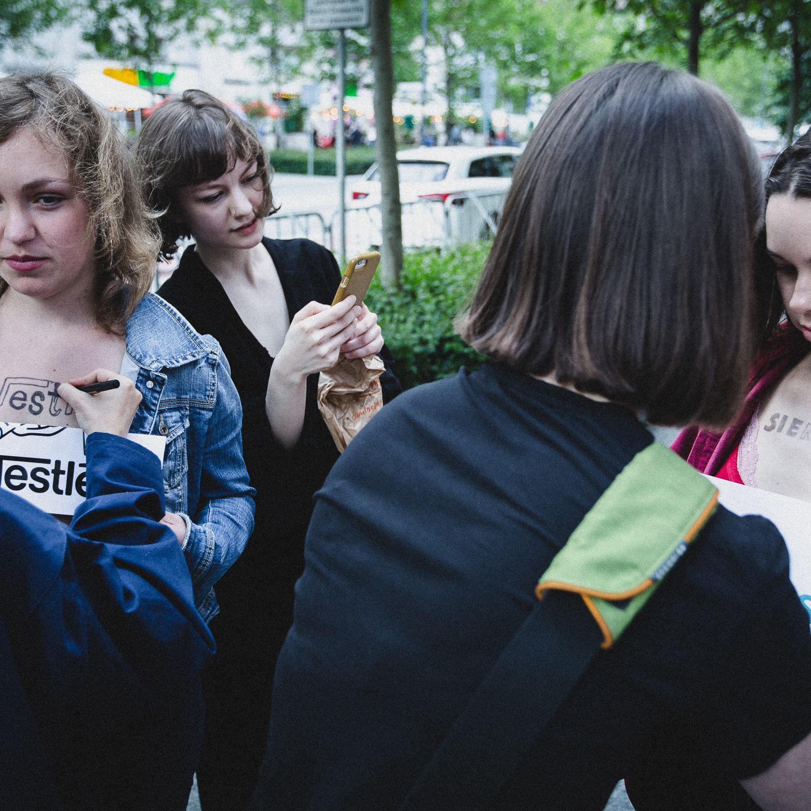 Warszawa, 02.06.2021. Protest solidarnościowy z represjonowanymi  Białorusinkami i Białorusinami